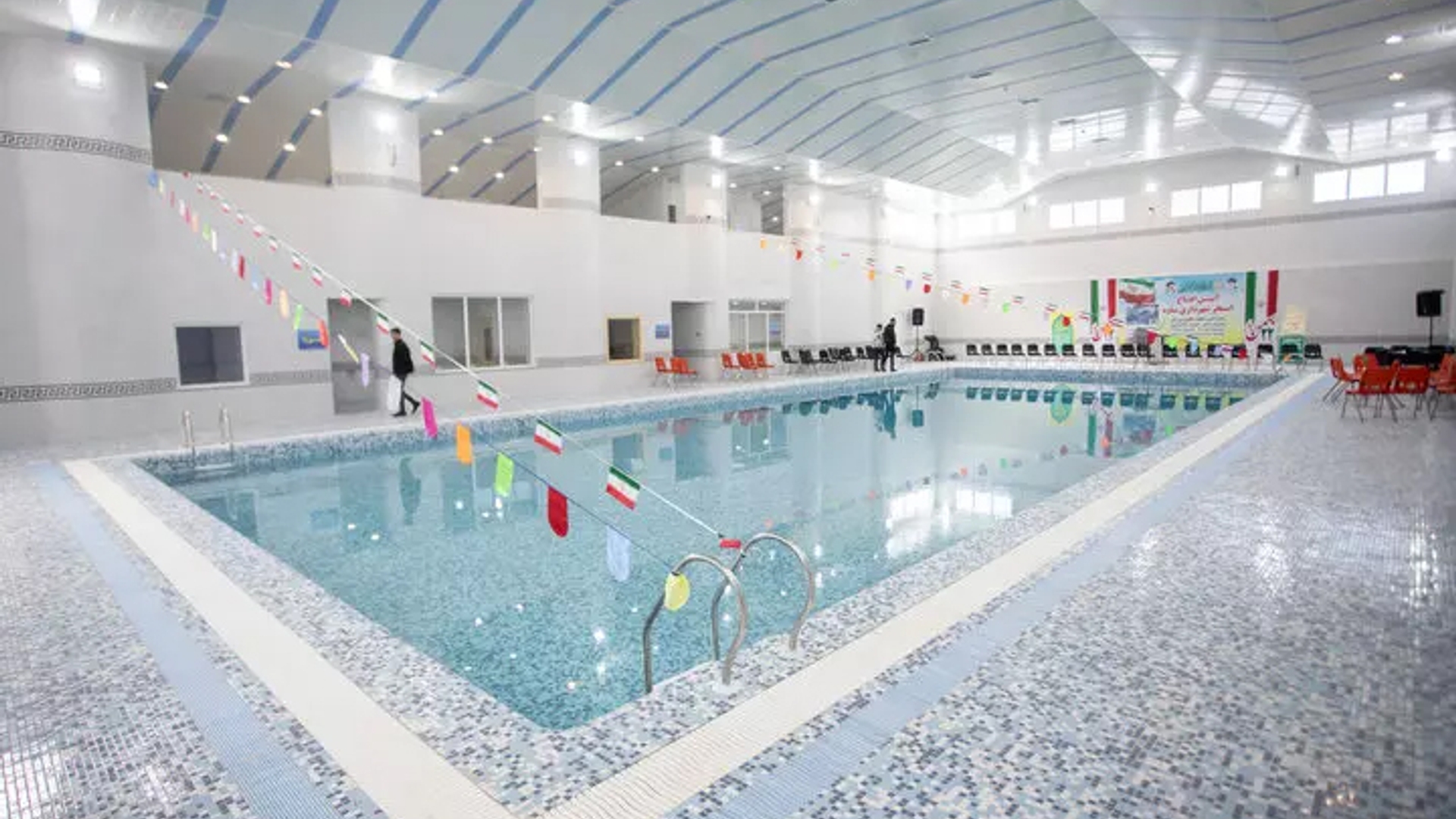 آغاز عملیات اجرایی احداث ساختمان امور مالیاتی و افتتاح استخر شهرداری ساوه