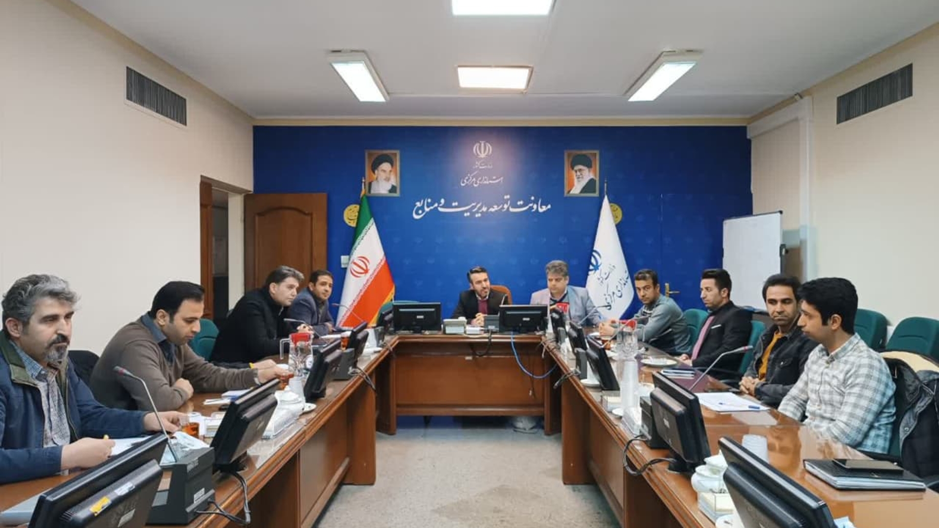 برگزاری جلسه بررسی زیرساخت ارتباطی انتخابات با حضور کارشناسان فناوری اطلاعات فرمانداریها