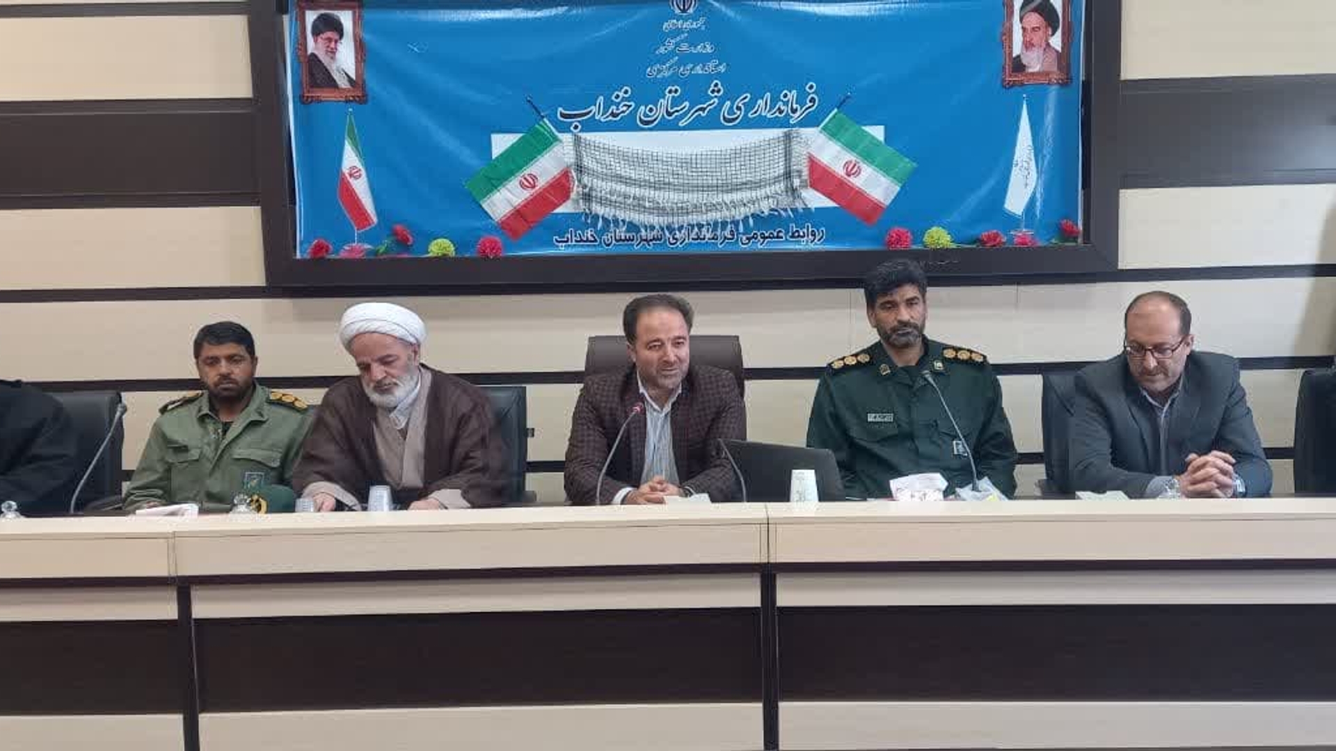 نشست  فرماندار با بسیج اقشار و هیات های اندیشه ورز با موضوع انتخابات