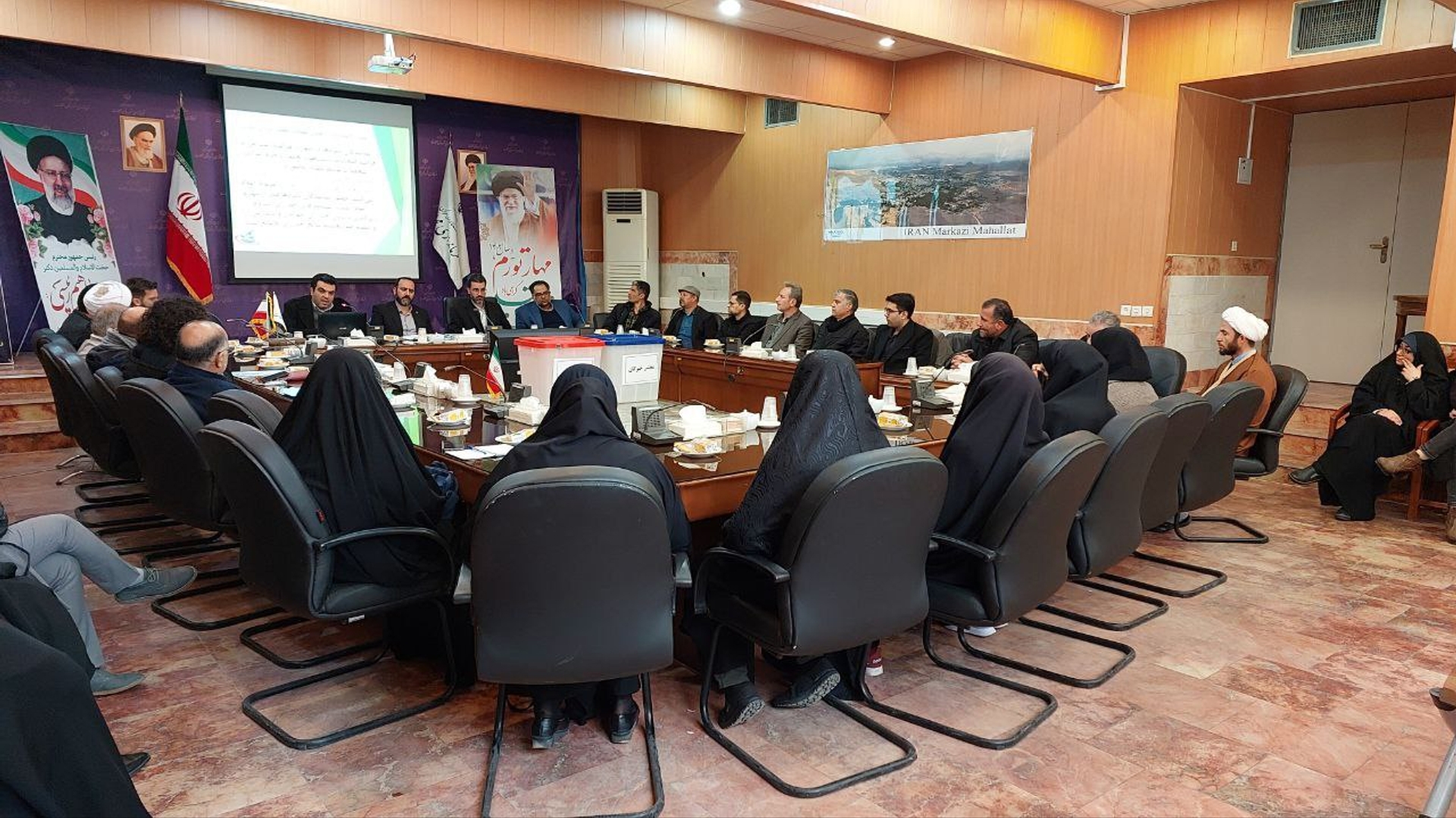 سه جلسه آموزشی مختص اعضای شعب اخذ رای شهرستان محلات برگزار شد.