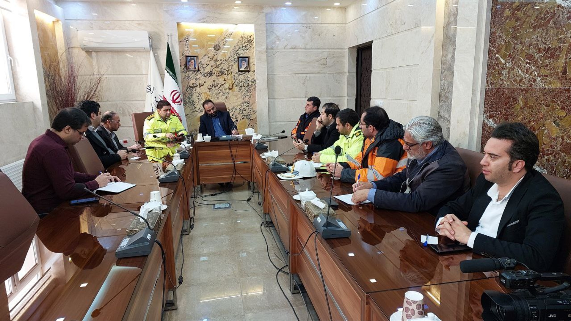 اهتمام ویژه داریم مشکلاتی که در حوزه راه وجود دارد و چندین سال است گریبان این منطقه را گرفته ، حل کنیم.