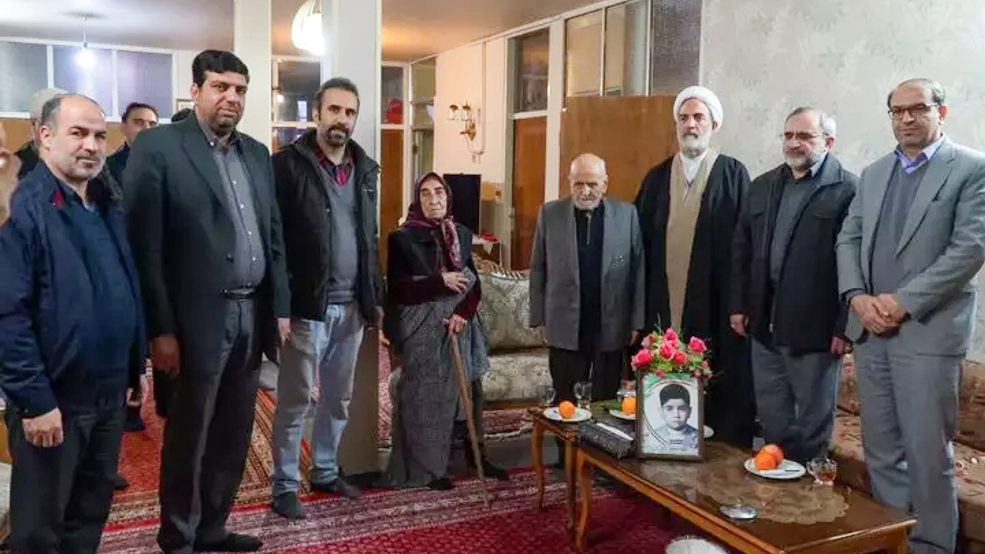 دیدار نماینده ویژه رئیس جمهور با خانواده اولین شهید انقلاب در اراک