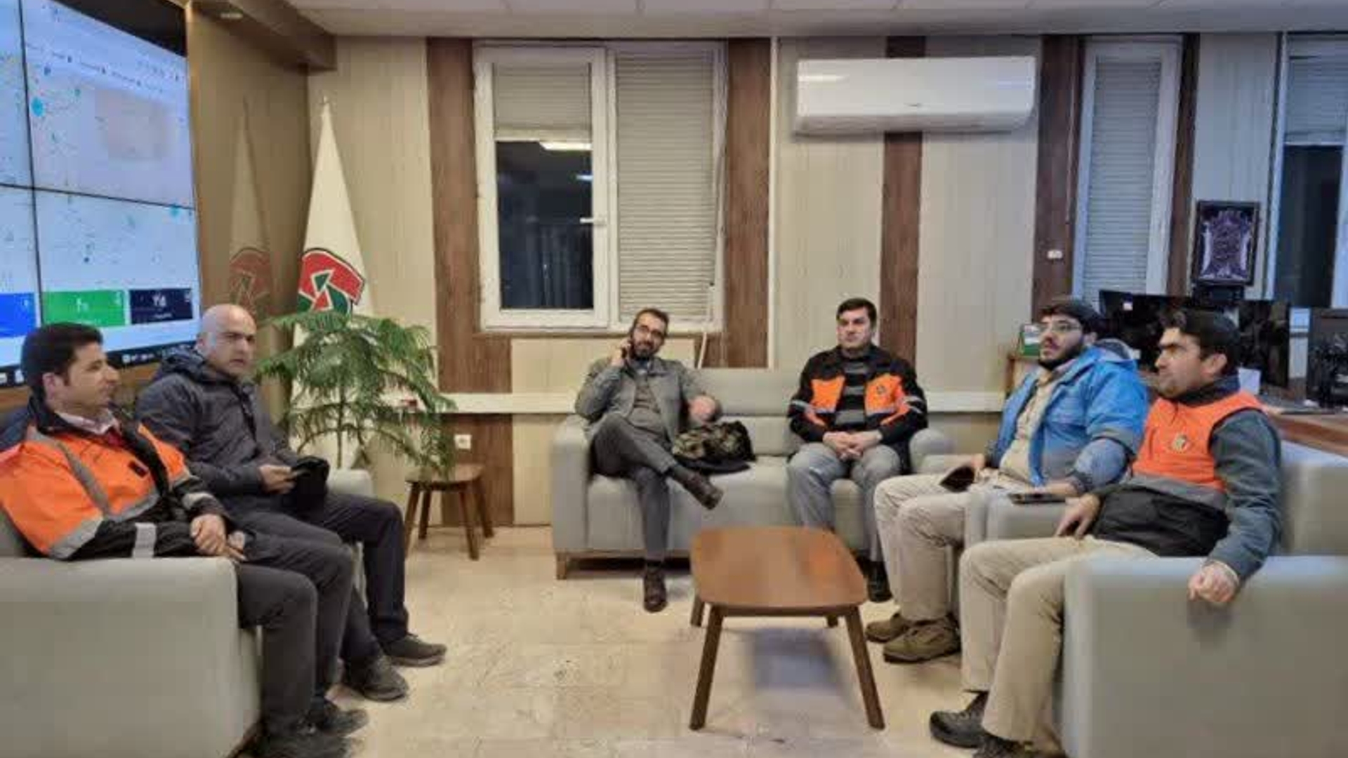 بازدید معاون استاندار و مدیرکل مدیریت بحران از مرکز مدیریت راه‌ها