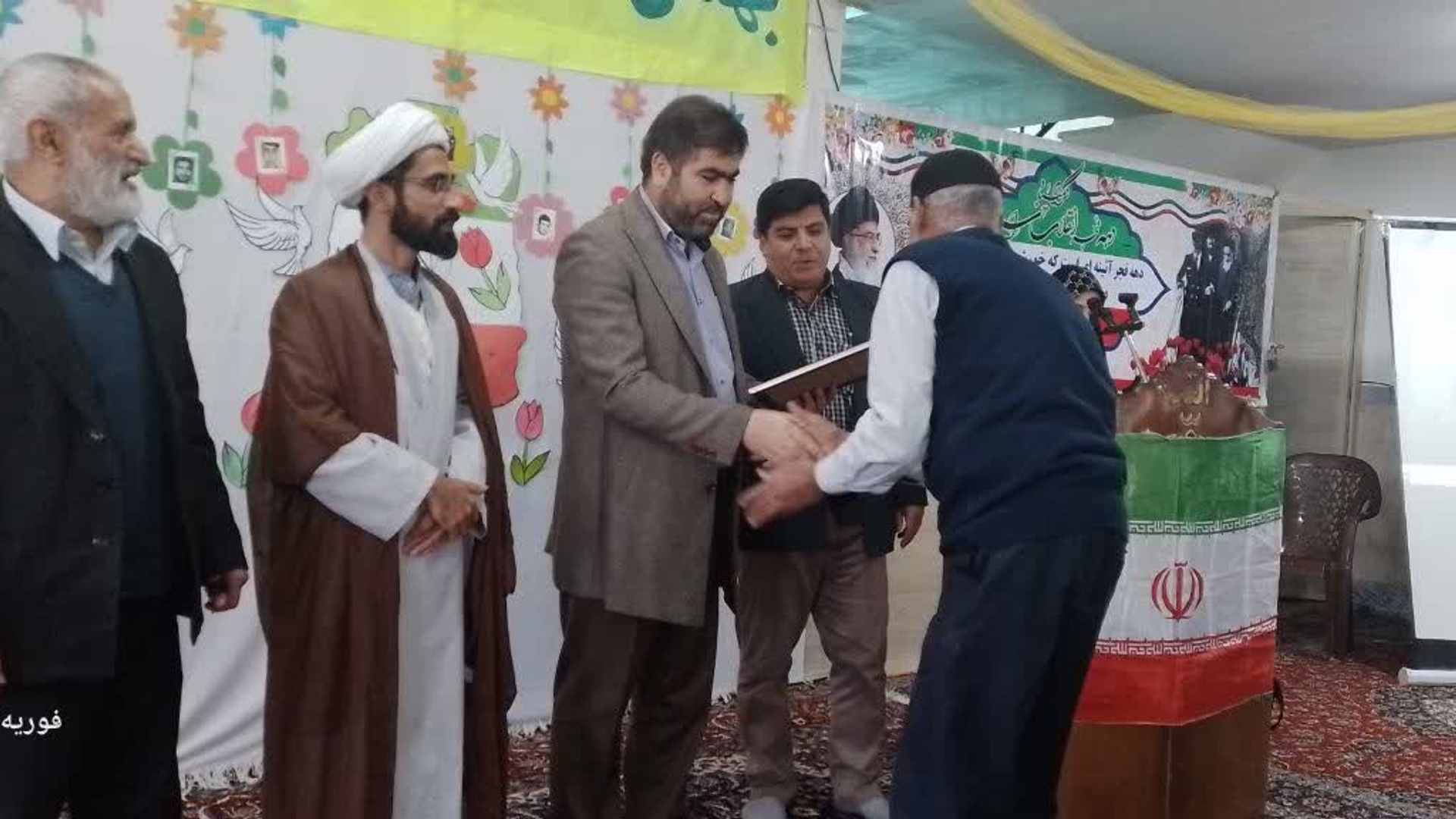 جشن پیروزی انقلاب اسلامی و عید مبعث در حسینیه فاطمه زهرا (س) روستای امیرآباد