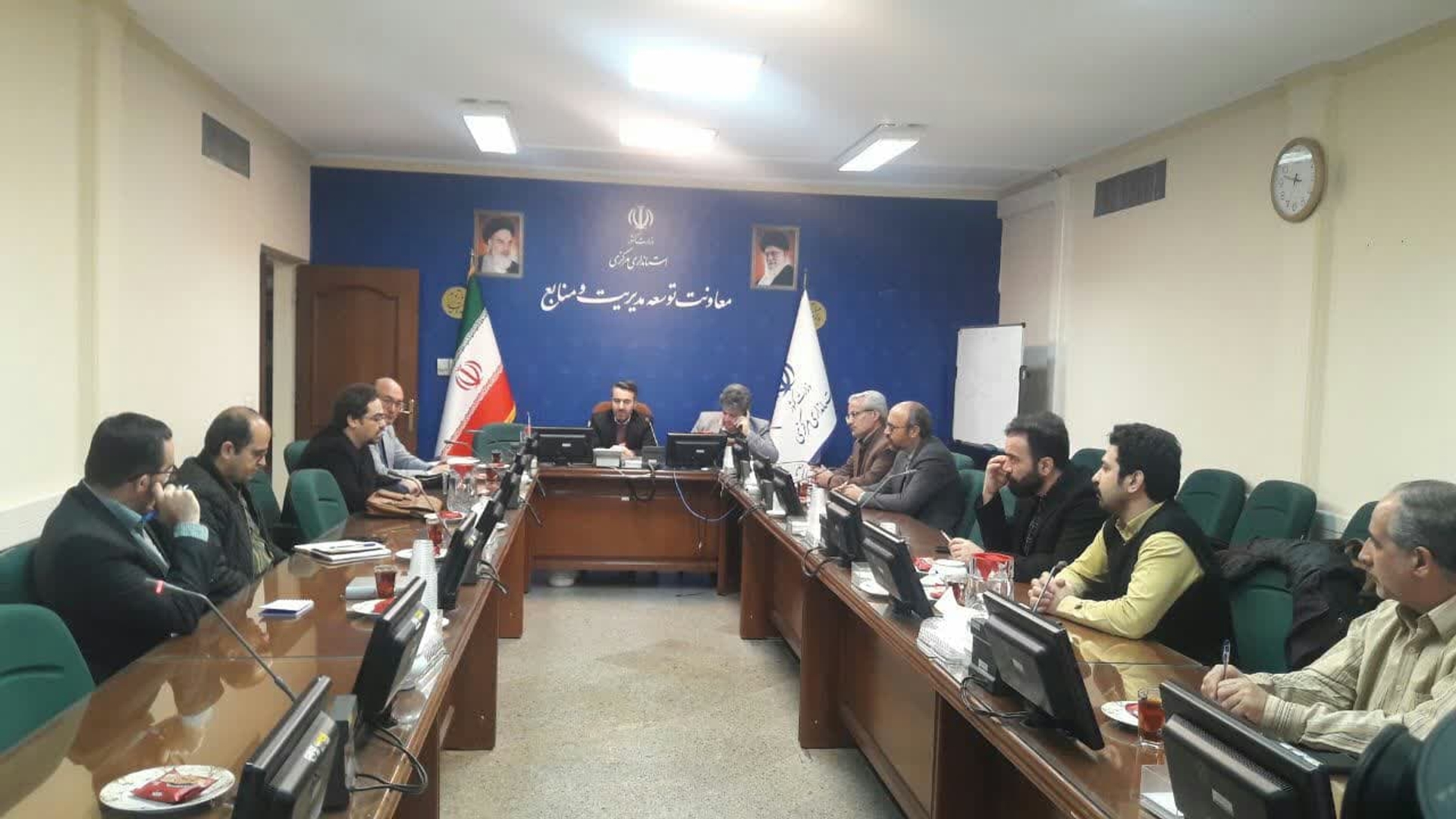 جلسه هماهنگی برگزاری نمایشگاه الکامپ