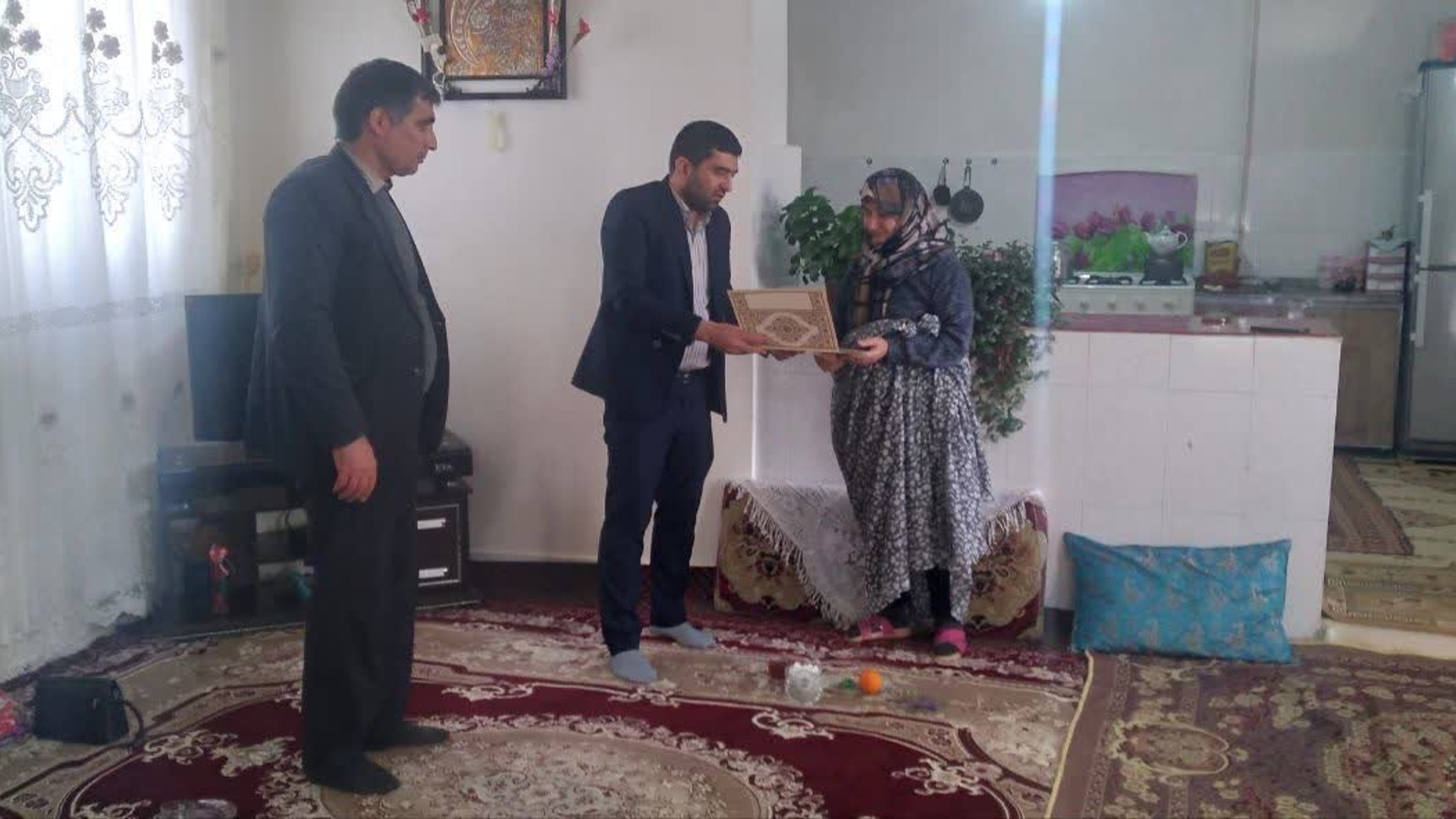 ترویج فرهنگ ایثار و شهادت