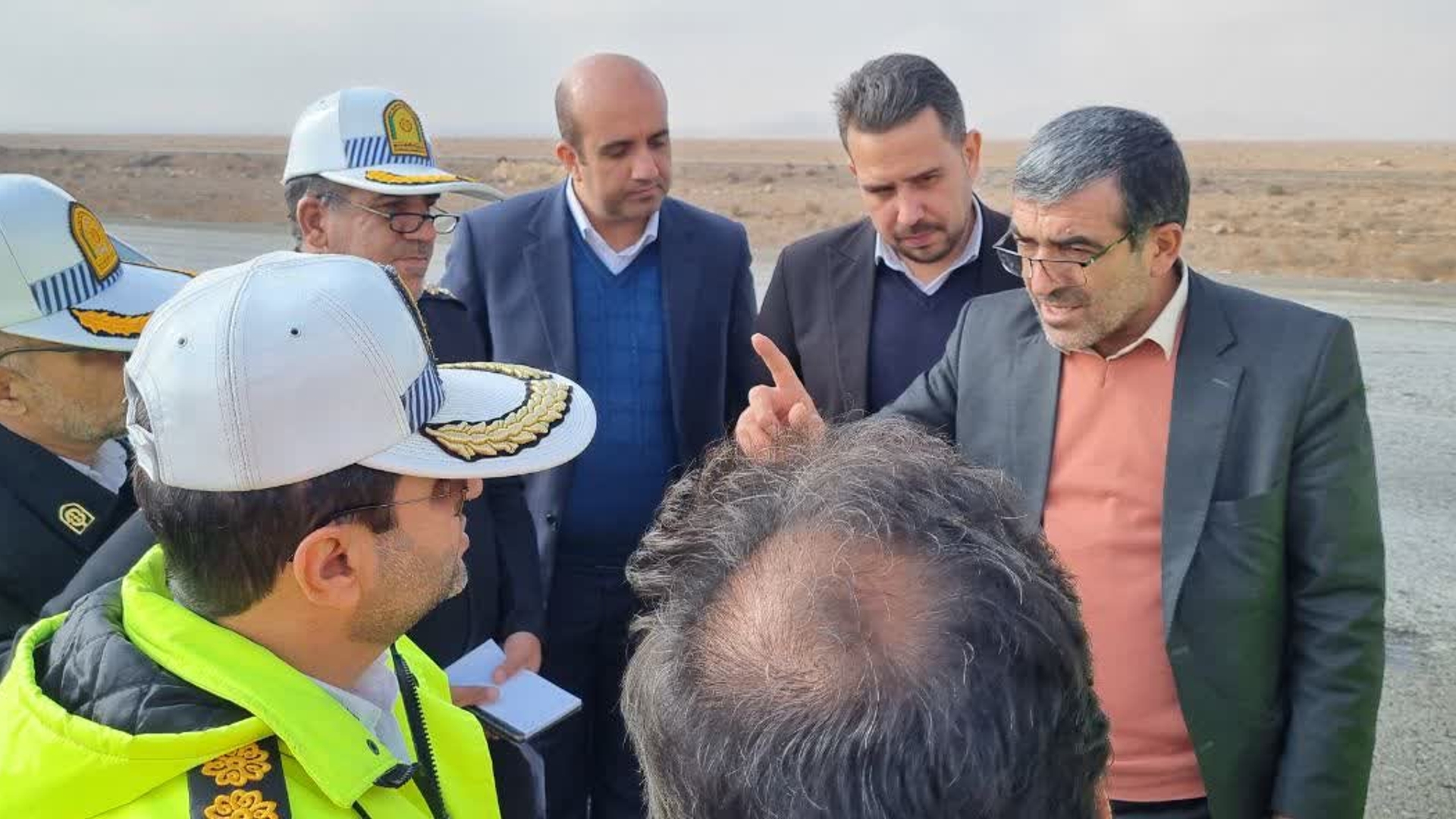 بازدید فرماندار از محورهای برون شهری شهرستان در راستای رفع مشکلات و نقاط حادثه خیز