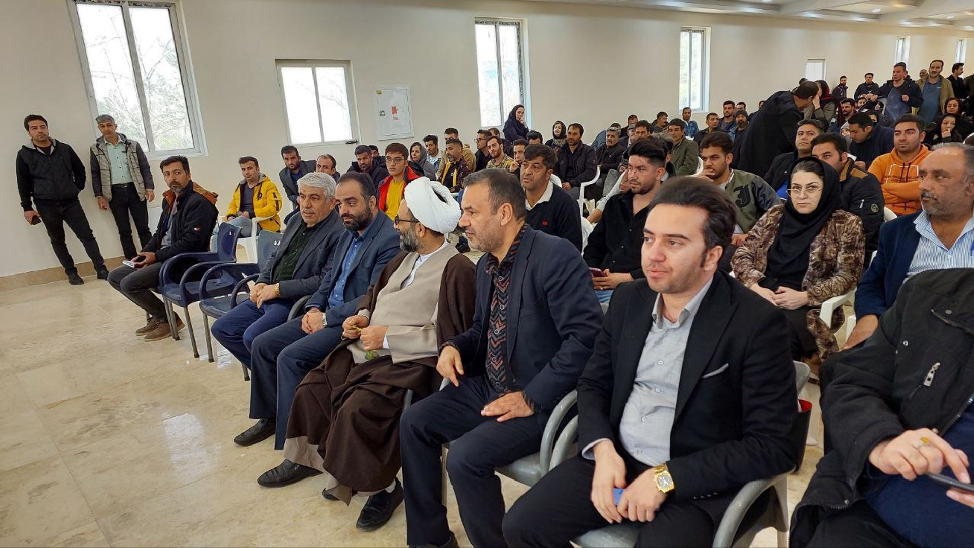 مراسم قرعه‌کشی زمین‌های متقاضیان فاز دوم طرح نهضت ملی مسکن در شهر نیم‌ور برگزار شر.