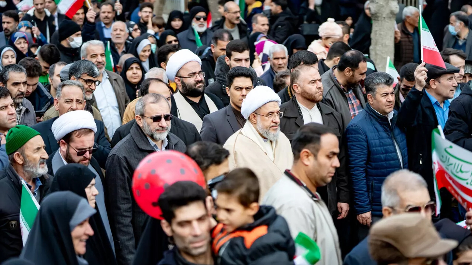 خروش مردم ولایت‌مدار استان مرکزی در راهپیمایی 22 بهمن