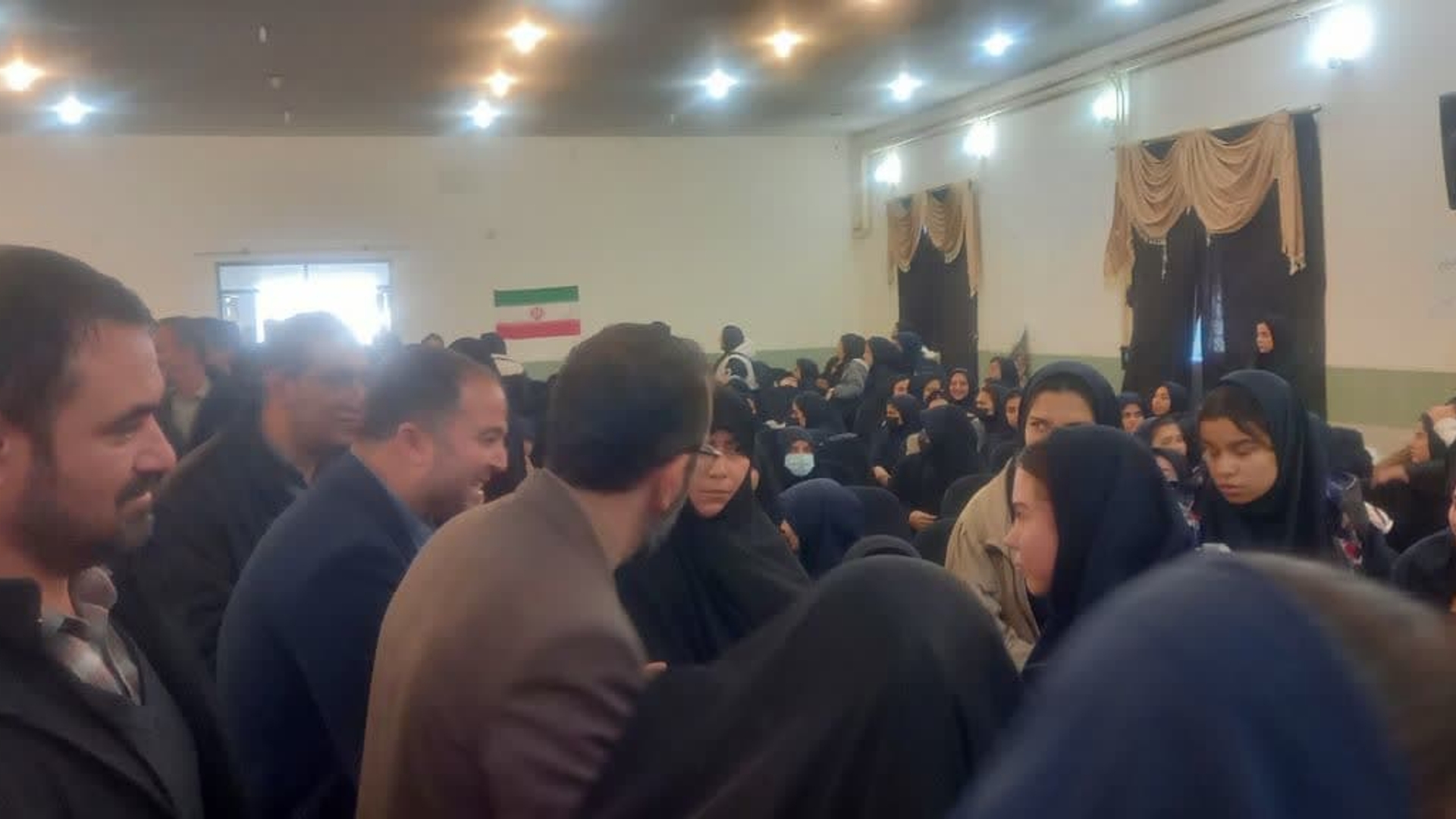 شست شهرستانی با مردم خنداب