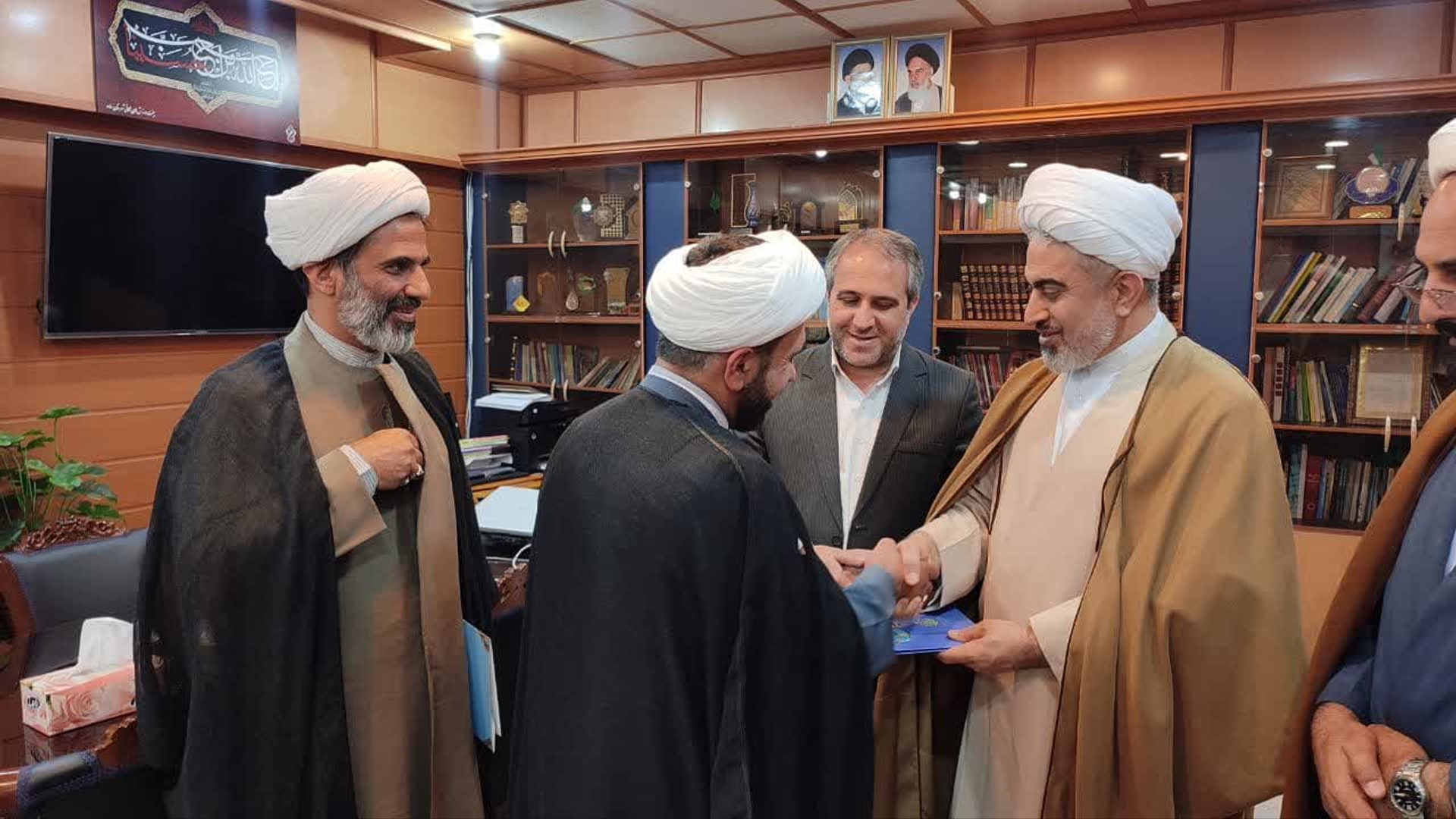 تکریم و معارفه رئیس اوقاف و امور خیریه شهرستان ساوه