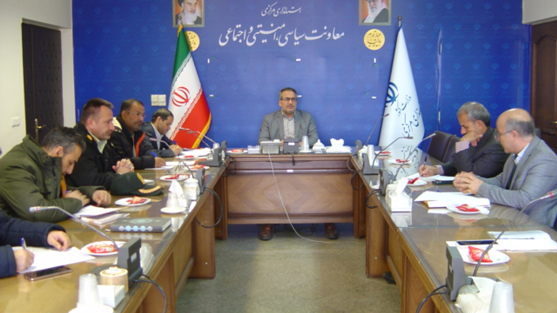 جلسه کمیته نظارت بر فرآیند تهیه تولید و توزیع مواد شیمیایی زیستی و خطرناک استان ساعت 8 صبح روز چهارشنبه مورخ 2-12-1402 به ریاست آقای رحیمی تبار مدیر کل امنیتی  انتظامی برگزار گردید.