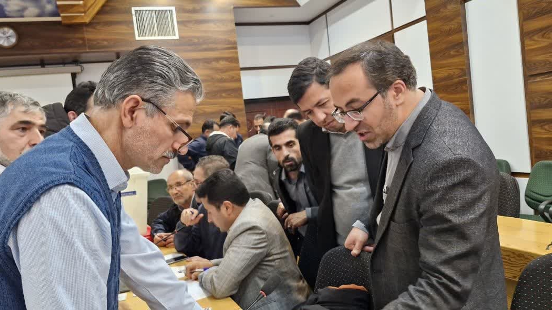 بازدید فرماندار از روند آموزش عوامل اجرایی انتخابات شهرستان