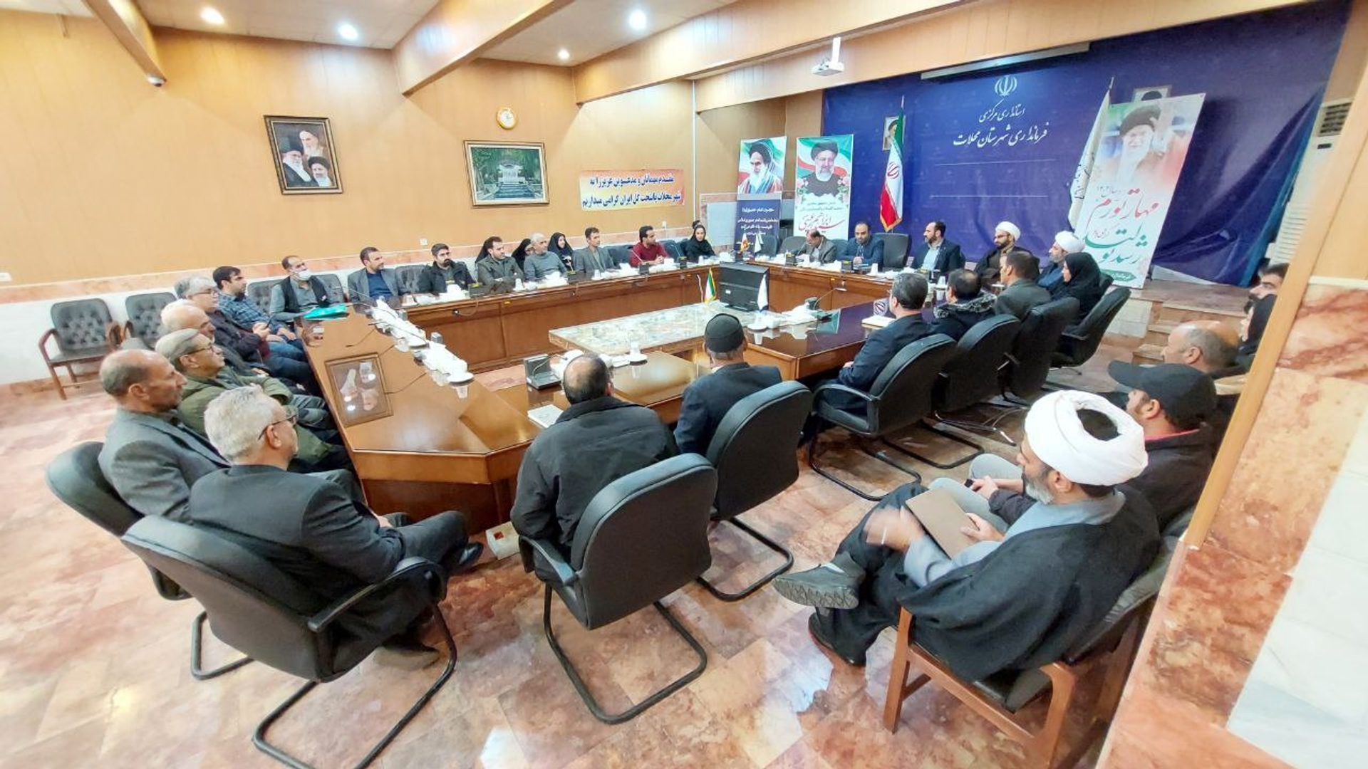 جلسه سخنرانی دکتر غرسبان در فرمانداری شهرستان محلات برگزار شد.