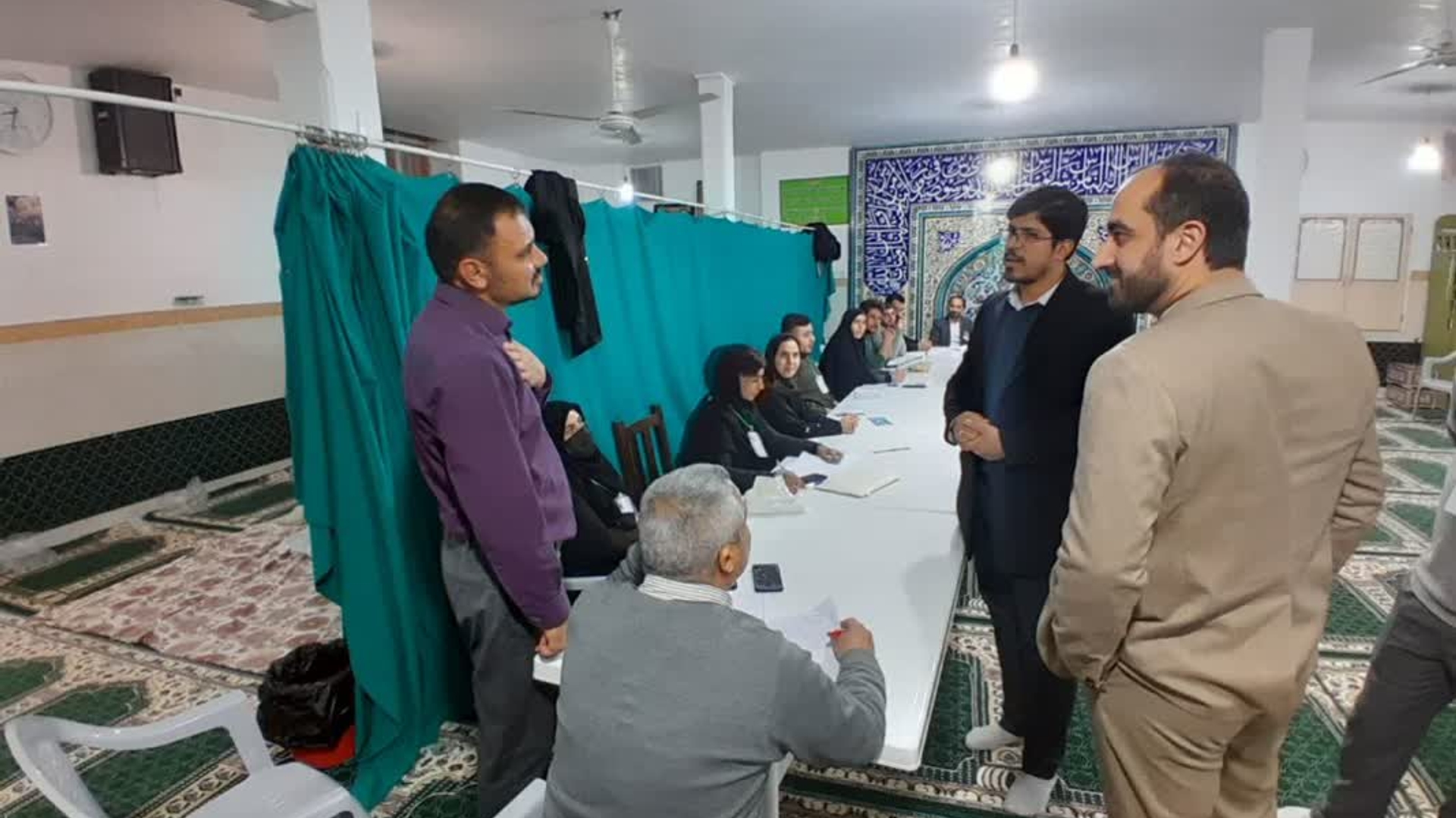 نظارت میدانی مقام ارشد قضایی شهرستان در سطح حوزه های قضایی با حضور در شعب اخذ رای