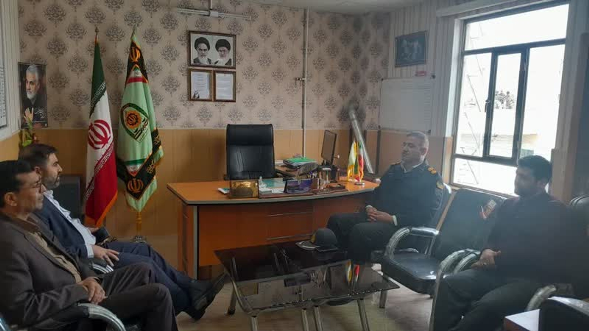 حضور آقازیارتی فرماندار و معاونت فرمانداری فراهان در ادارات شهرستان