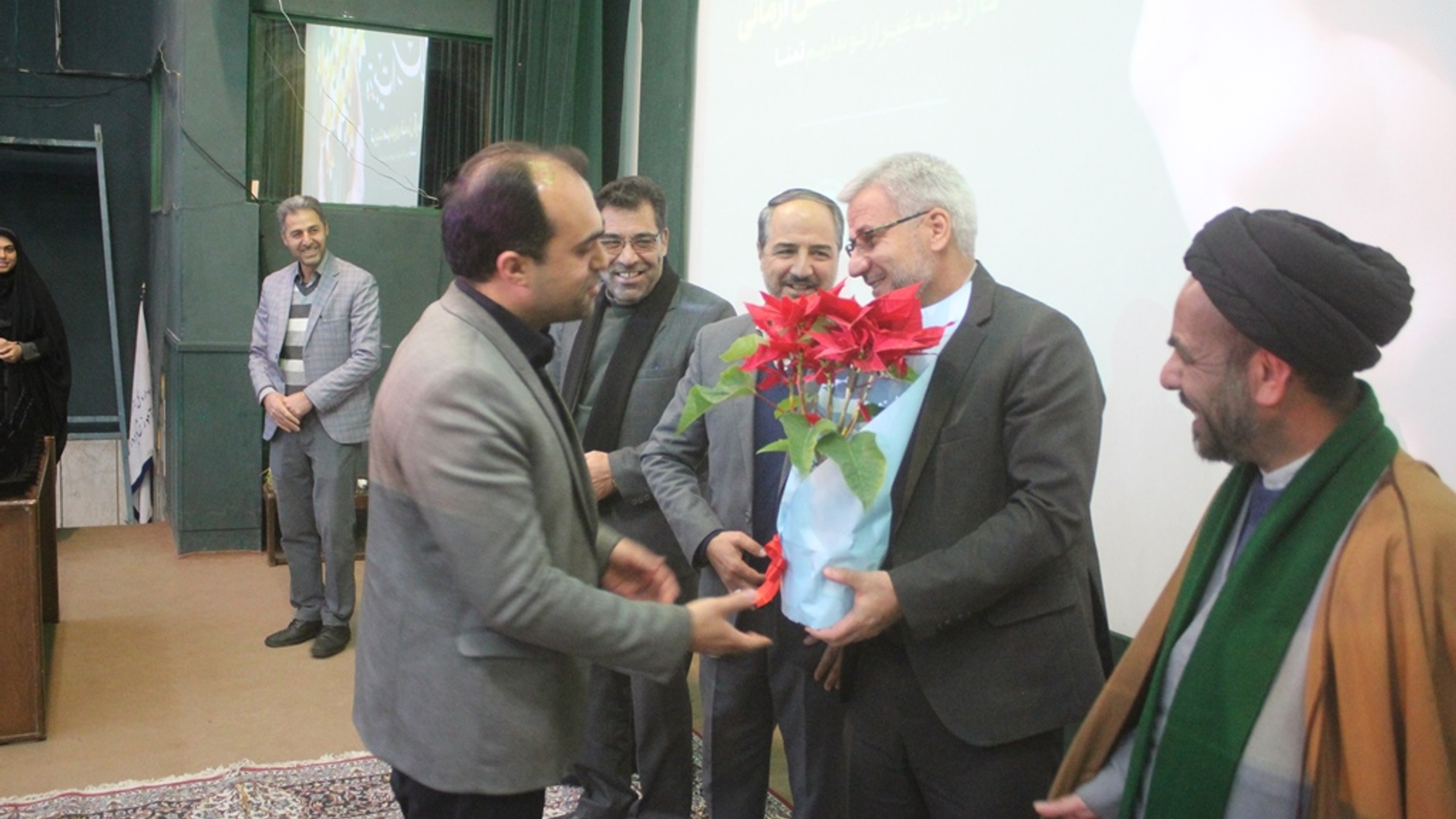 از معاونین و مربیان پرورشی مدارس شهرستان خمین تجلیل شد