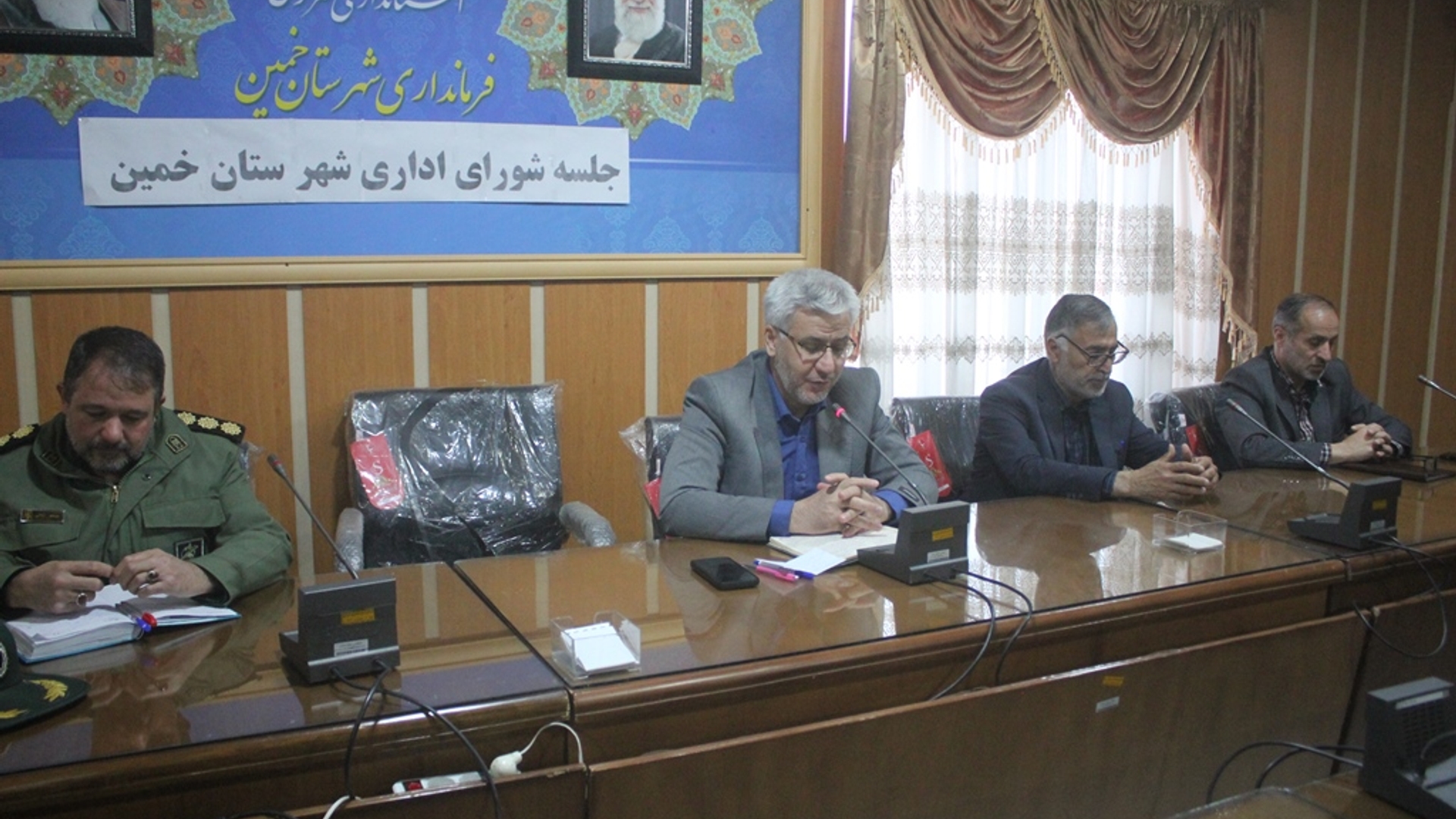 آخرین جلسه شورای اداری شهرستان خمین در سال 1402 برگزار شد