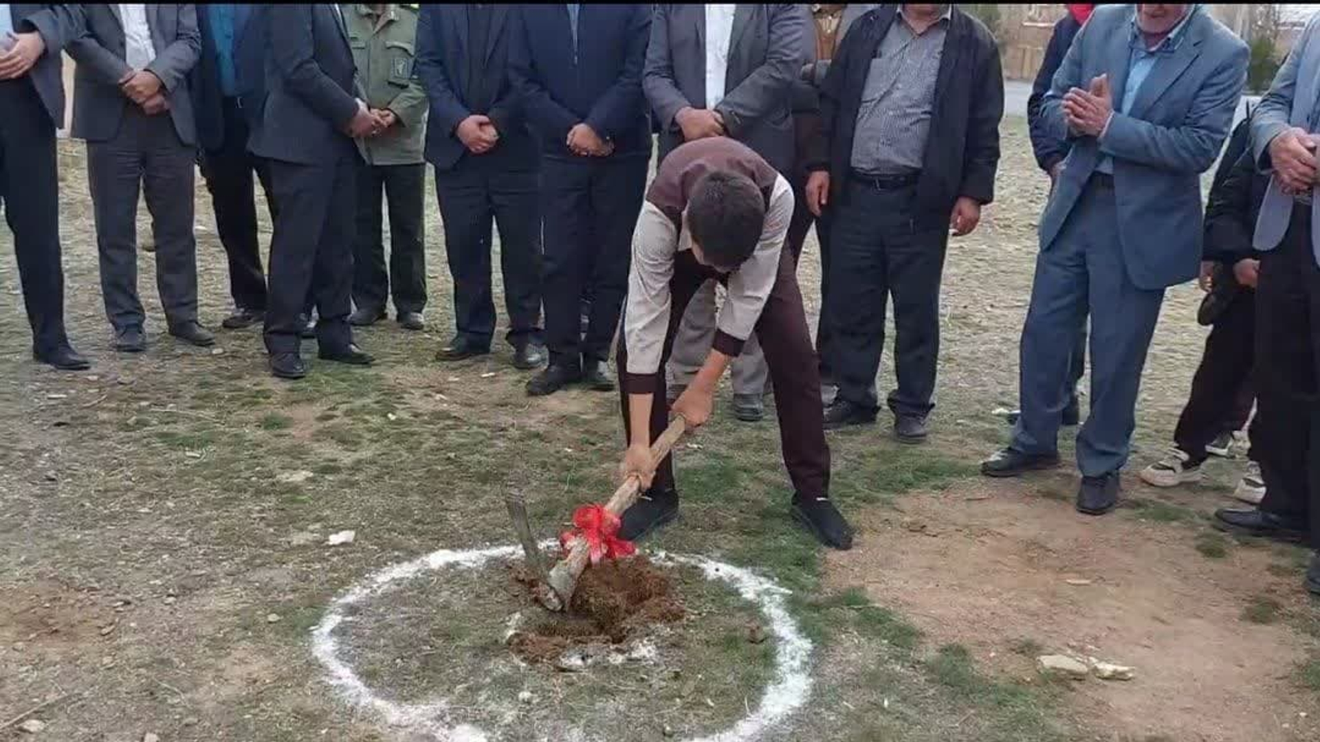 مراسم کلنگ زنی 4 مدرسه بصورت متمرکز در شهرستان خنداب