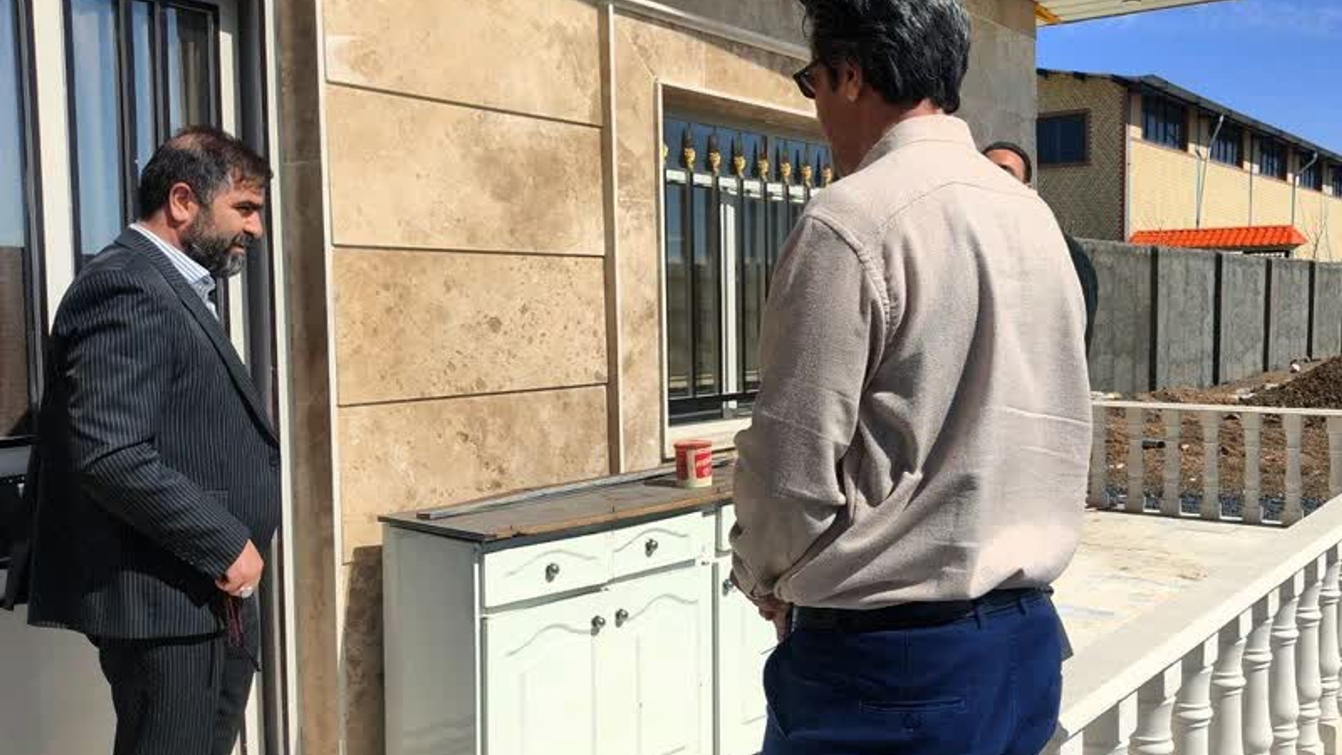 بازدید آقازیارتی فرماندار شهرستان فراهان از پارکینگ جدید الإحداث خودروهای تصادفی