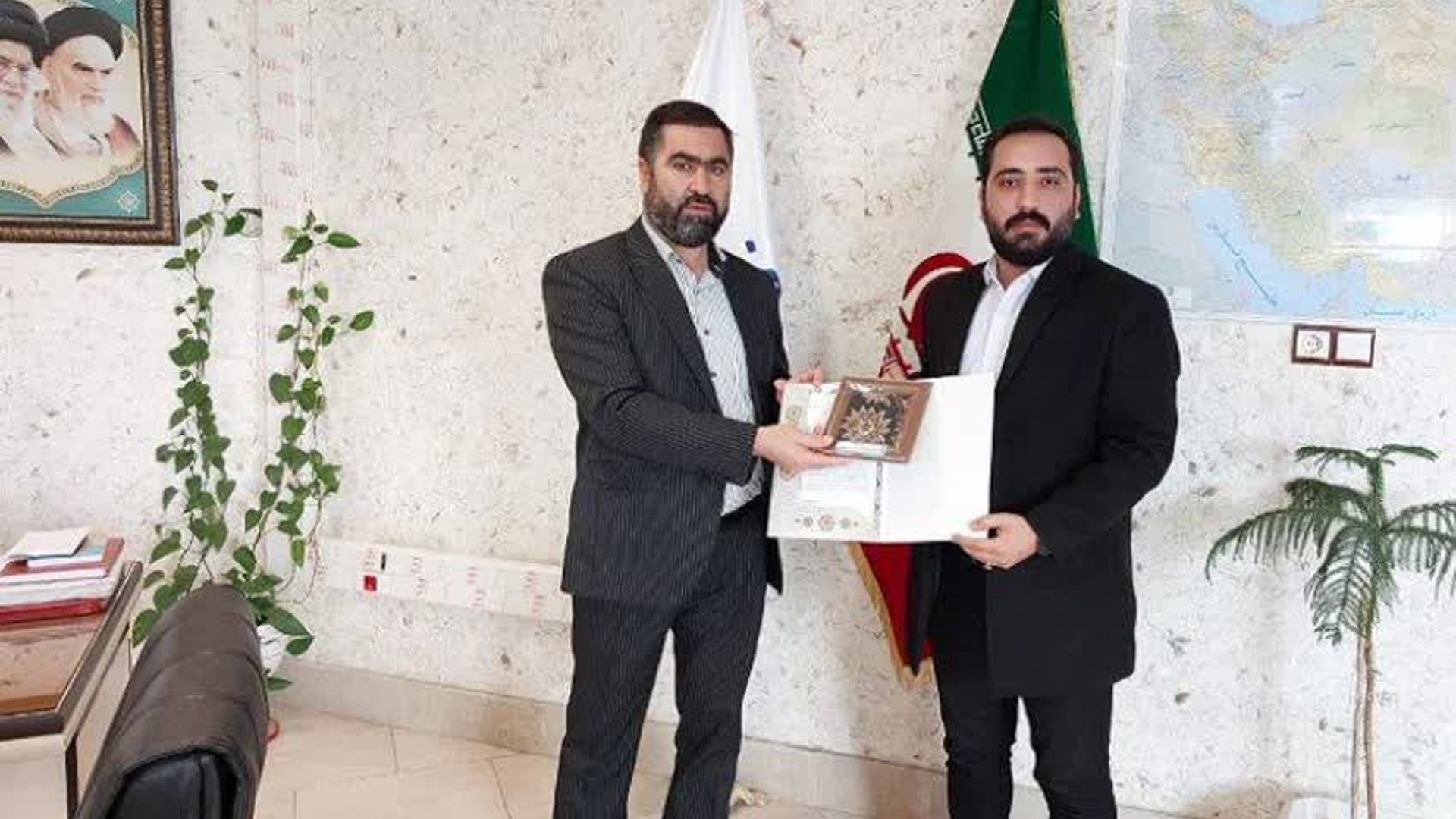 تقدیر از اعضای کمیته تبلیغات و رسانه انتخابات شهرستان فراهان