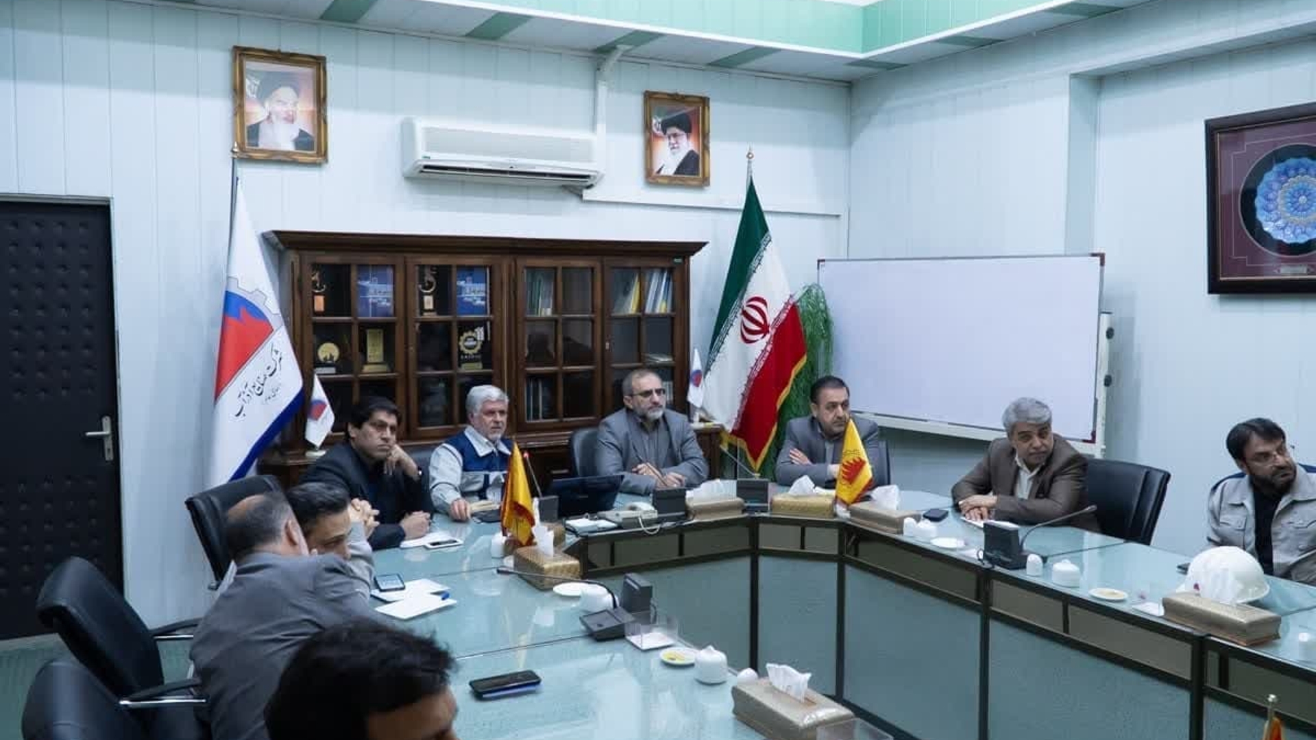 استاندار مرکزی: افق کاملاً روشنی پیشِ روی "آذرآب" است