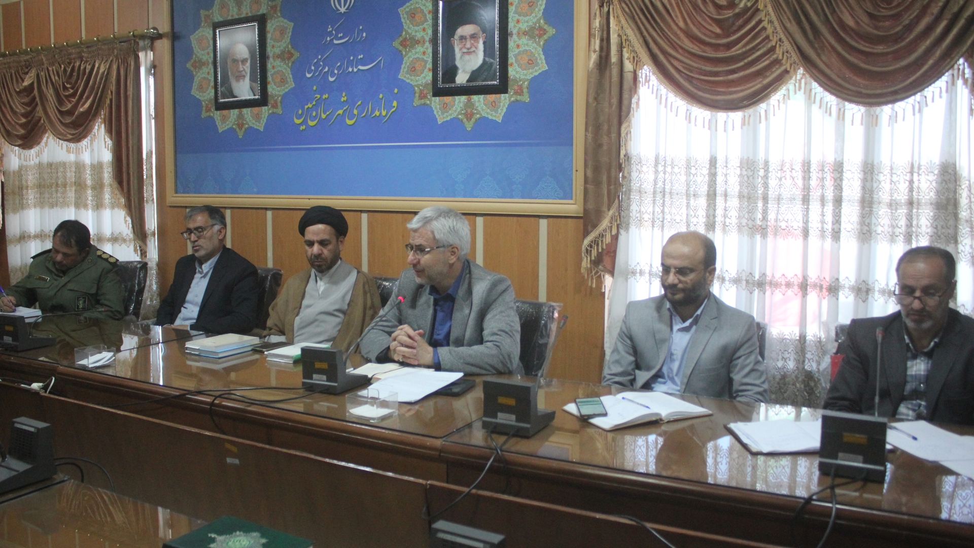 اولین جلسه قرارگاه عفاف و حجاب شهرستان خمین در سال 1403 برگزار شد