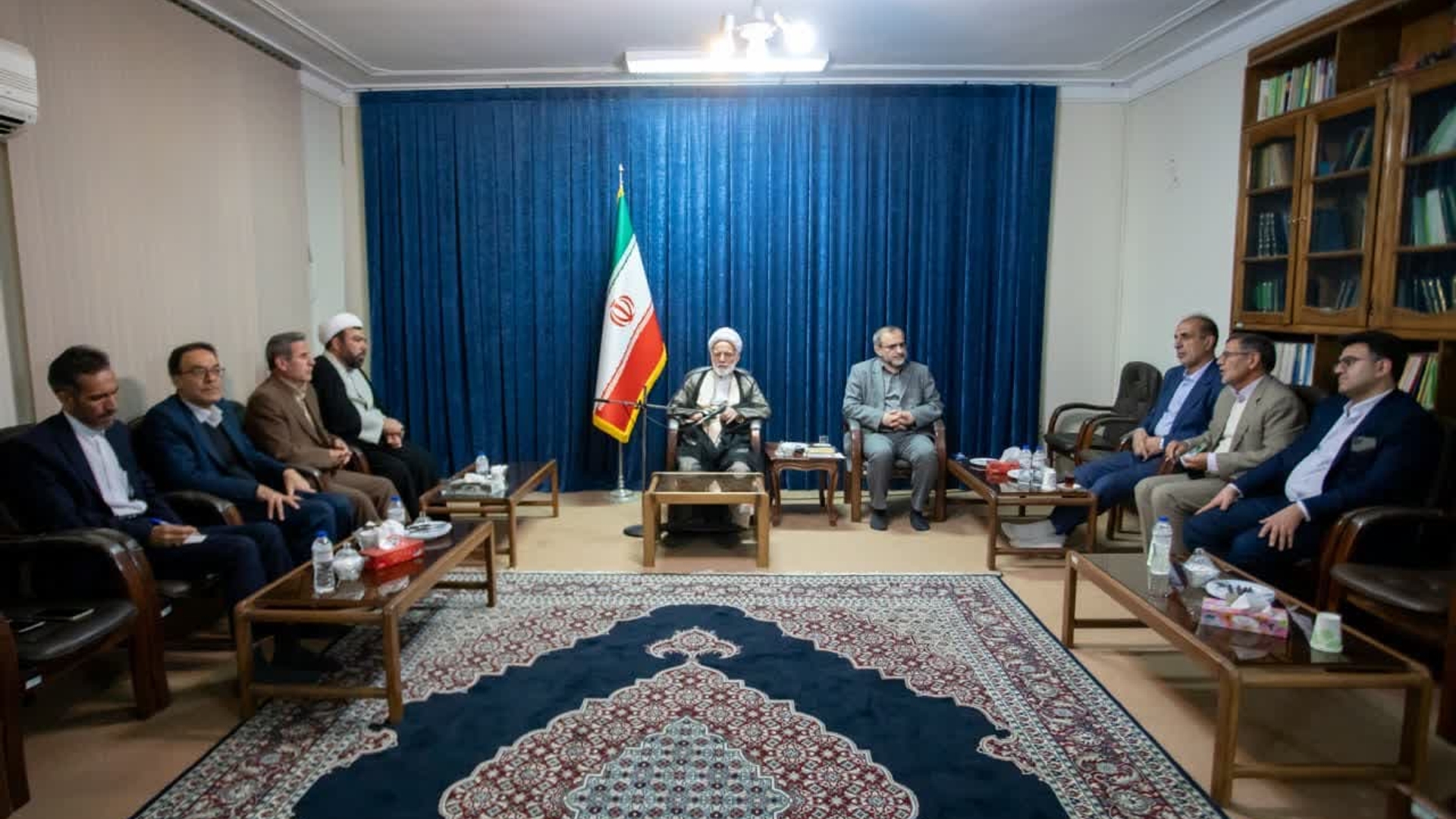 طلیعه‌ همدلی و وحدت برای پیشرفت- برگزاری نخستین نشست منتخبان مردم استان مرکزی با نماینده ولی فقیه و استاندار