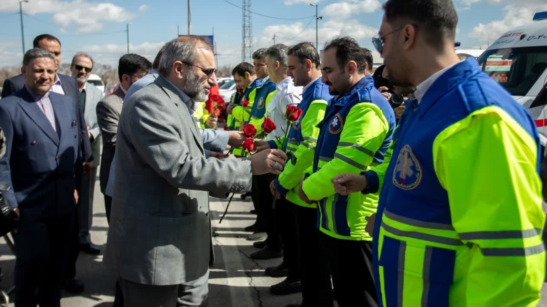 بازدید استاندار مرکزی از روند ارائه خدمات و استقبال از مسافران نوروزی