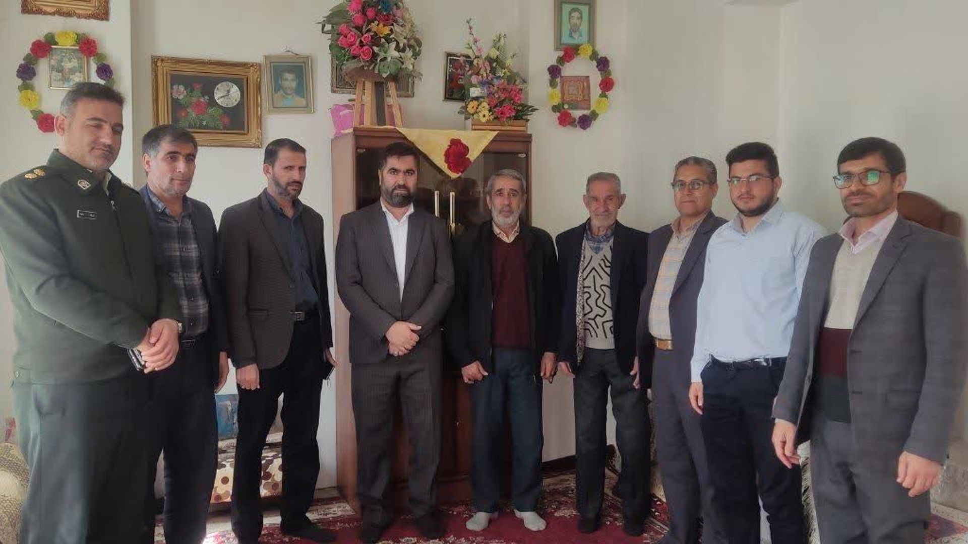 دیدار نوروزی فرماندار فراهان به همراه مسئولین شهرستان با خانواده معظم شهید صفرعلی ماستری فراهانی و آزاده و جانباز رضا خسروانی فراهانی