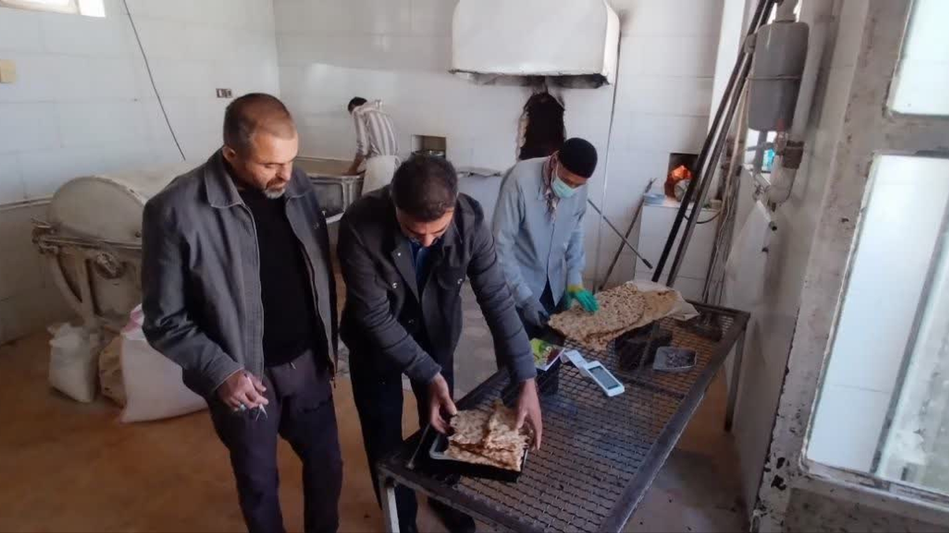 گشت بازرسی اتاق اصناف شهرستان فراهان در روز هفتم  فروردین ۱۴۰۳