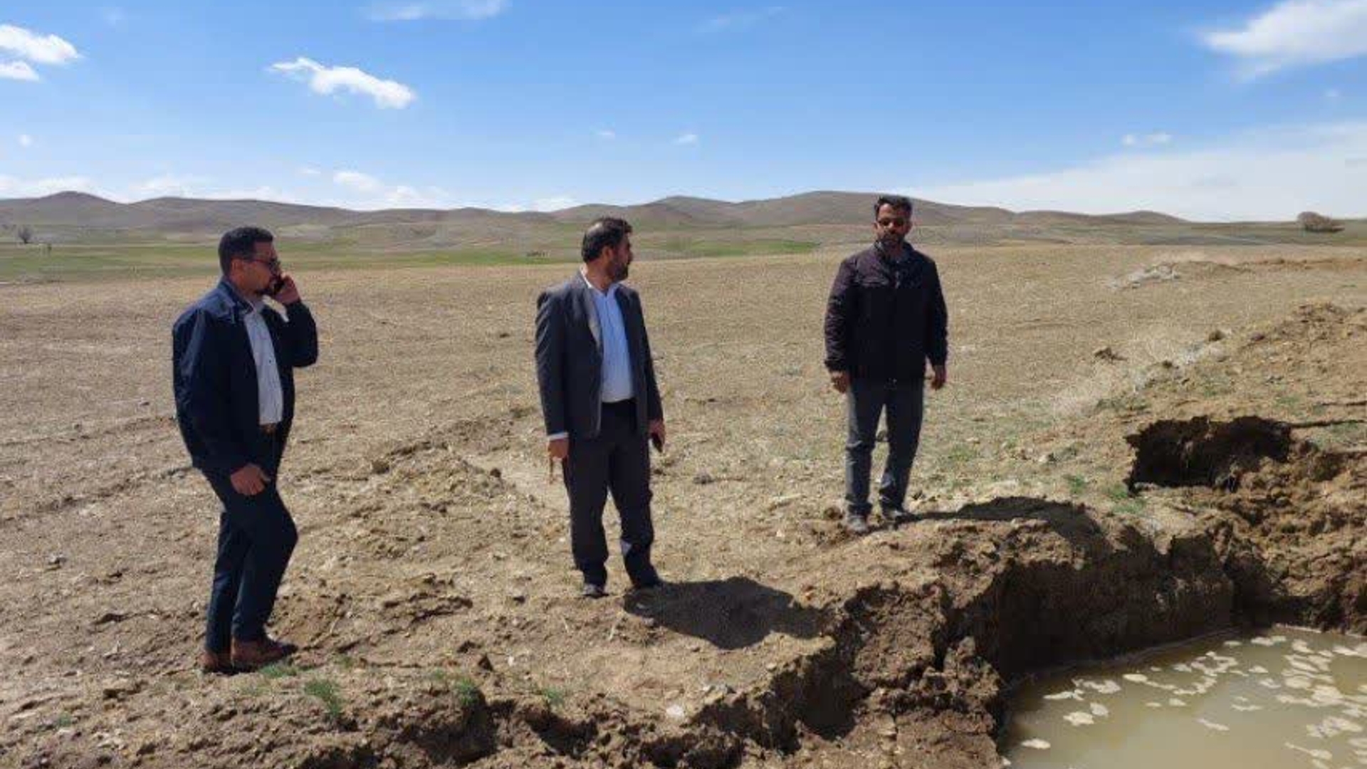 بازدید آقازیارتی فرماندار شهرستان فراهان از وضعیت قنات روستای زنجیران