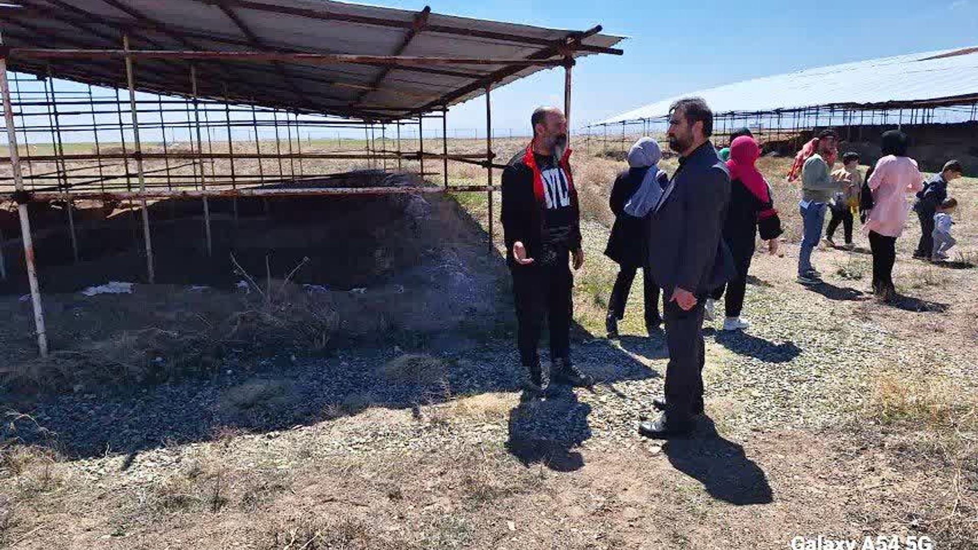 بازدید آقازیارتی فرماندار شهرستان فراهان از محوطه تاریخی و شهر زیر زمینی زلف آباد