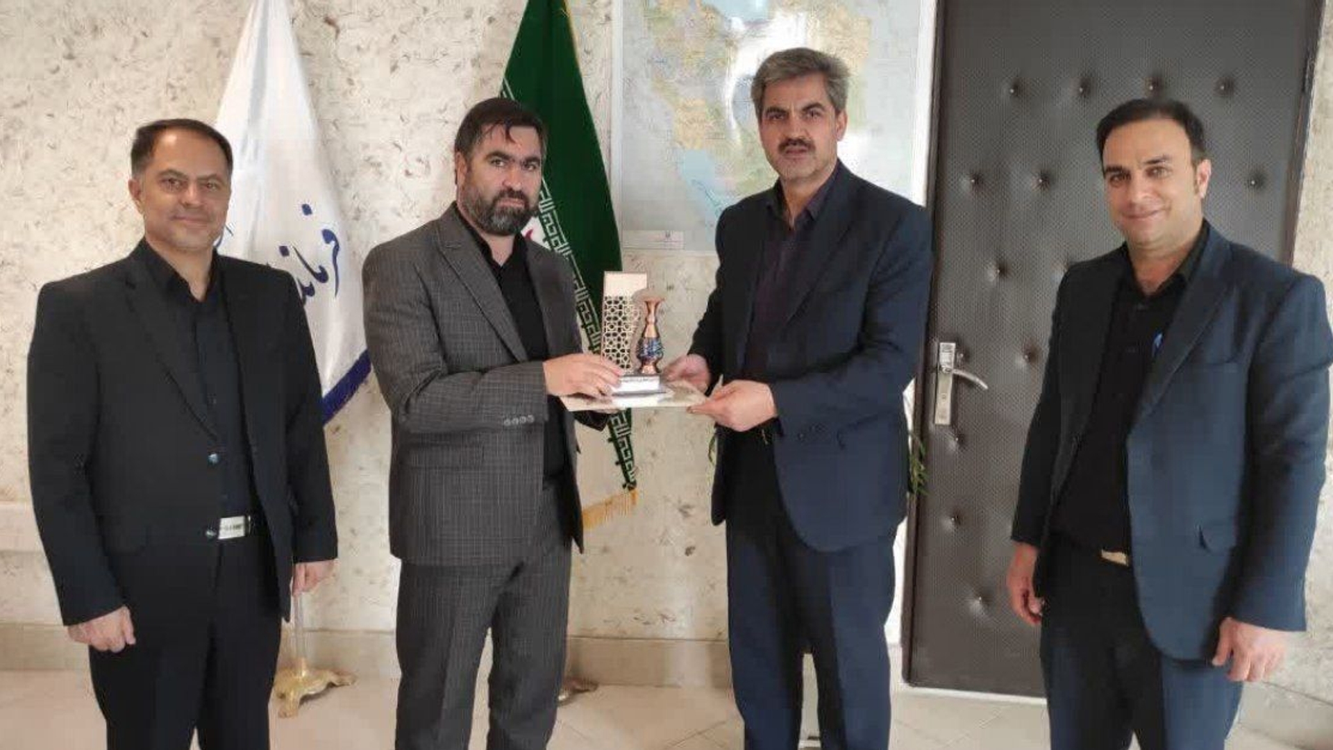 دیدار نوروزی مدیر عامل شرکت توزیع نیروی برق استان مرکزی با آقازیارتی فرماندار شهرستان فراهان