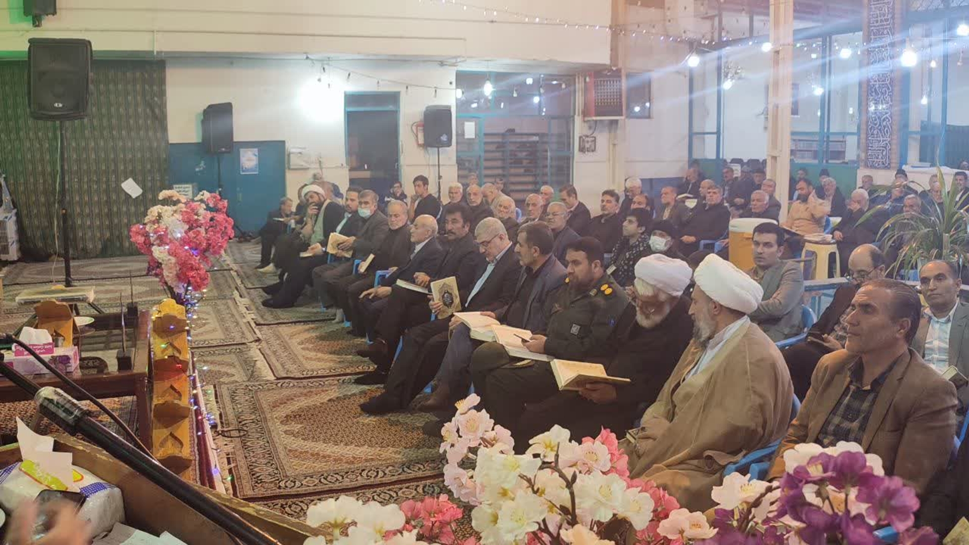 حضور فرماندار در محفل انس با قرآن در مسجد جامع شهر زاویه