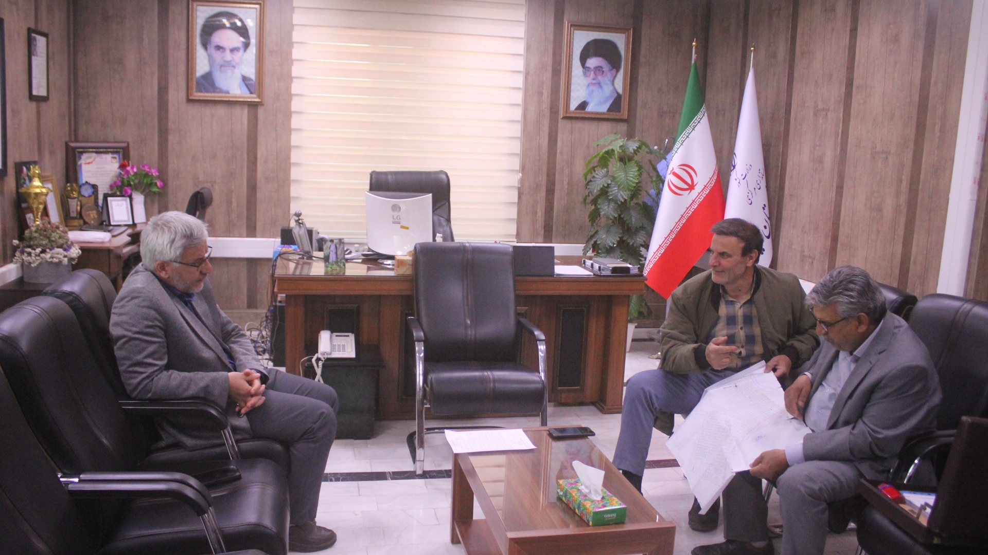 جلسه بررسی مسائل و مشکلات تعاونی مسکن جهاد کشاورزی شهرستان خمین برگزار شد