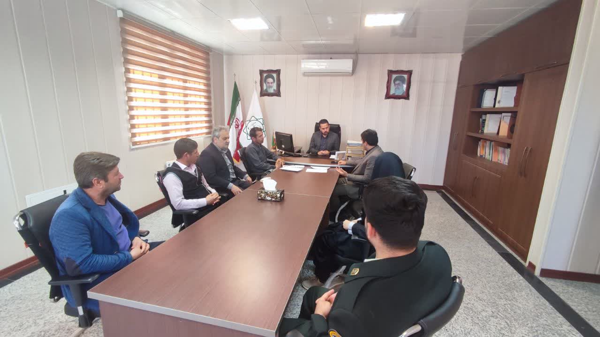 جلسه بررسی مسائل و مشکلات شهری خشکرود