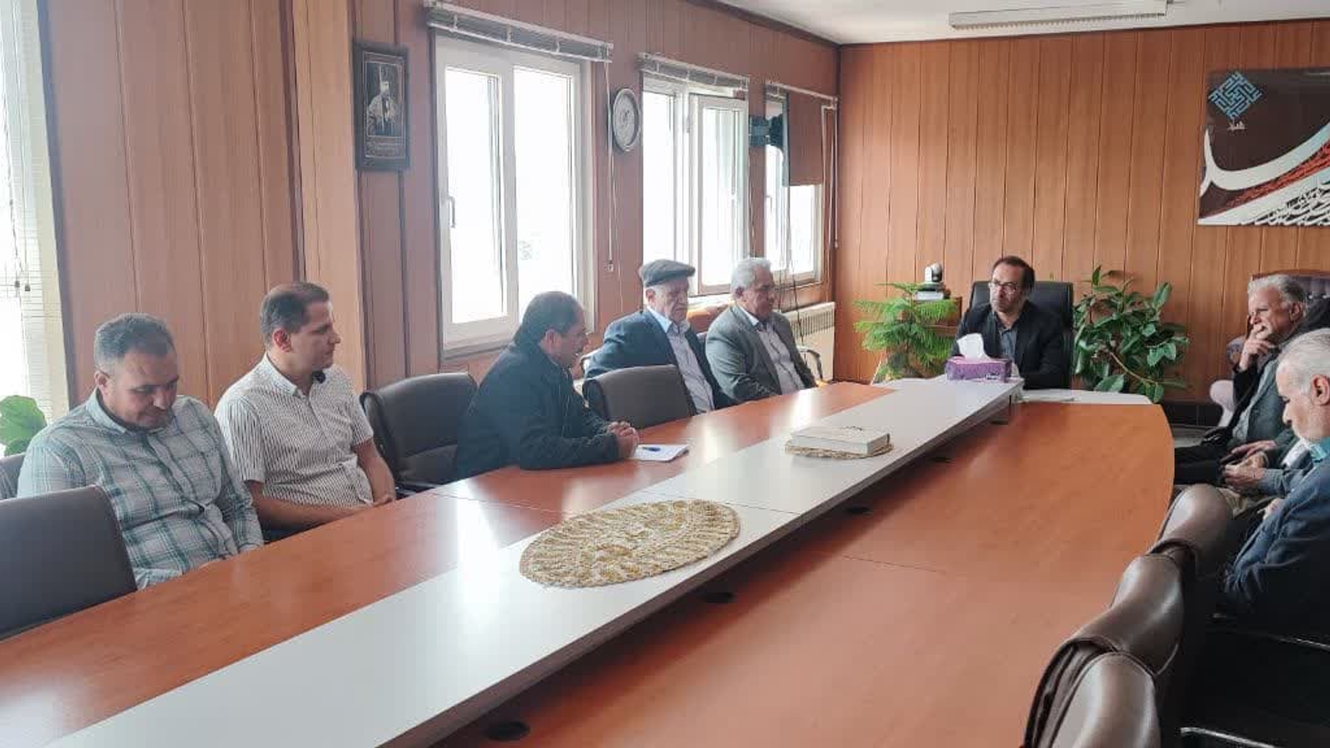 دیدار تعدادی از بزرگان و معتمدین روستای کبوران با فرماندار