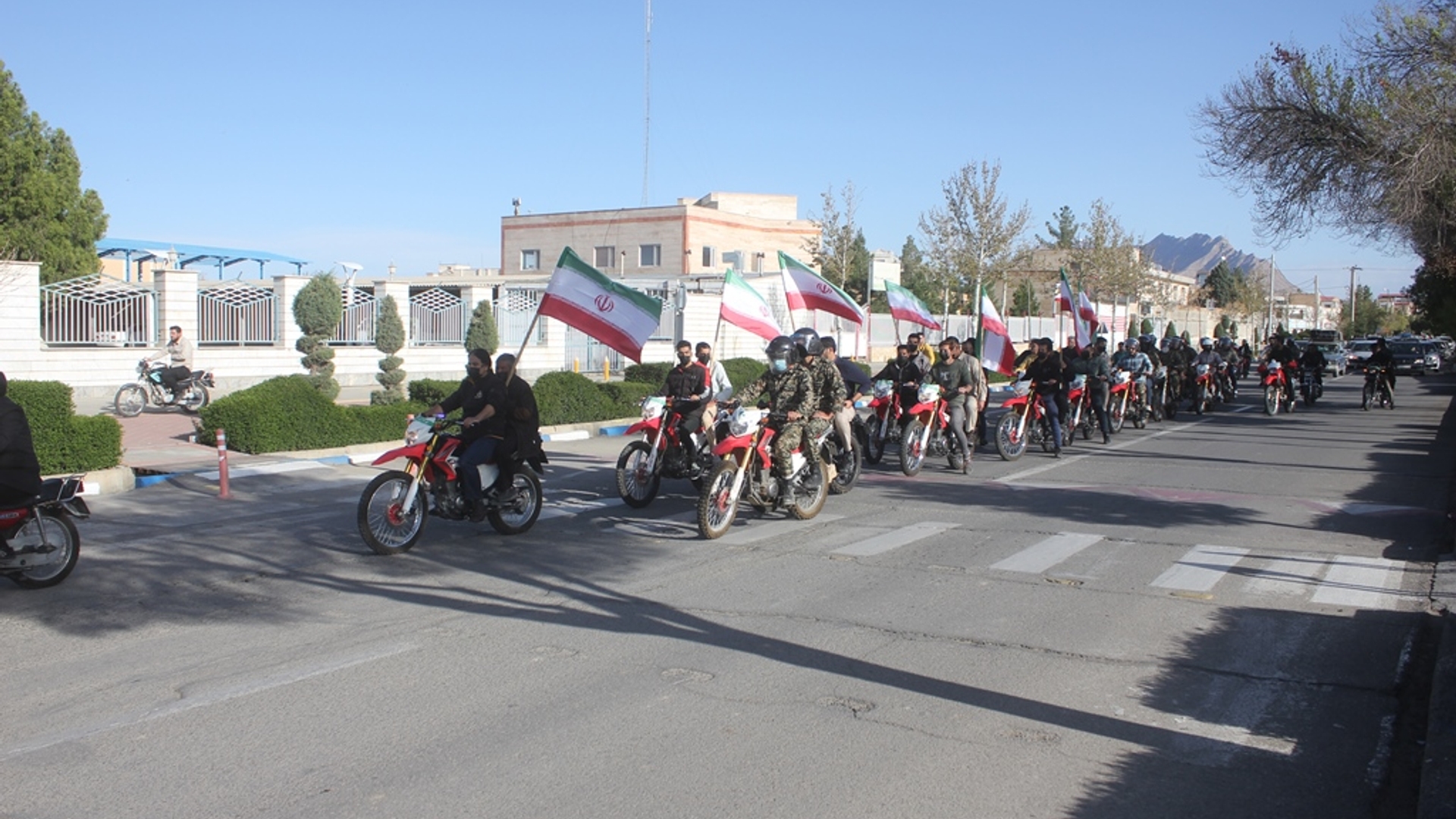 تجمع مردم خمین در حمایت از حمله موشکی و پهبادی سپاه به اسرائیل غاصب برگزار شد