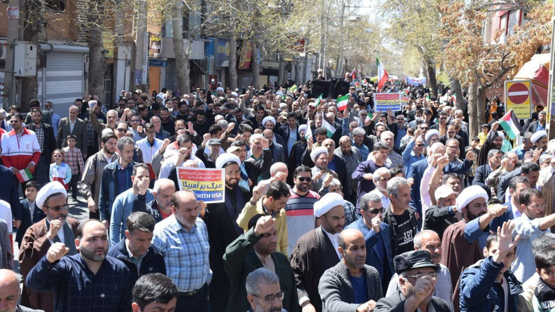 خروش مردم محلات در حمایت از مردم مظلوم فلسطین