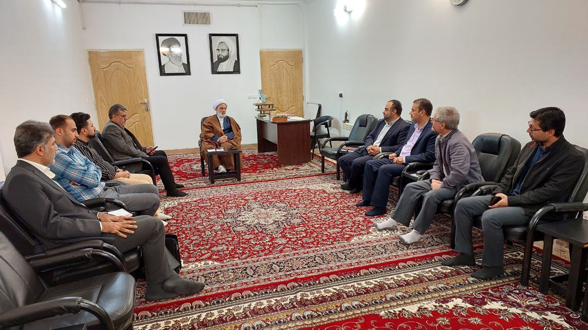 جلسه هم اندیشی در خصوص رفع مشکلات واحدهای مسکونی خیرساز