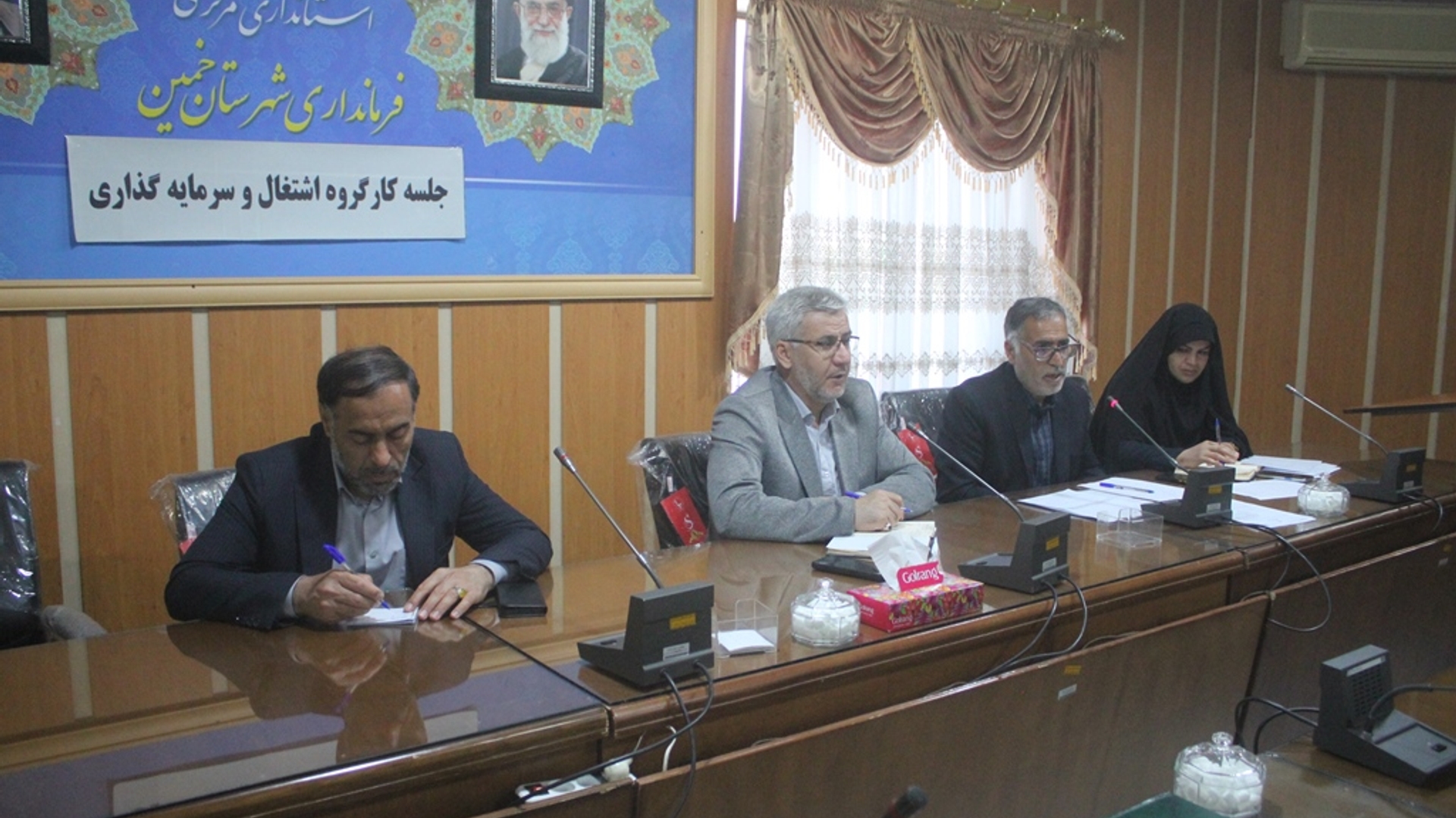 اولین جلسه کارگروه اشتغال و سرمایه گذاری شهرستان خمین در سال 1403 برگزار شد