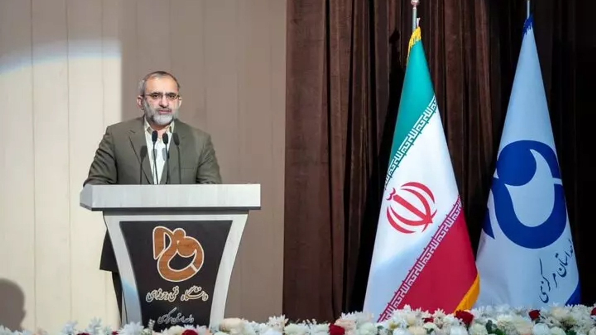 استاندار: نگین صنعت هسته‌ای کشور در استان مرکزی قرار دارد