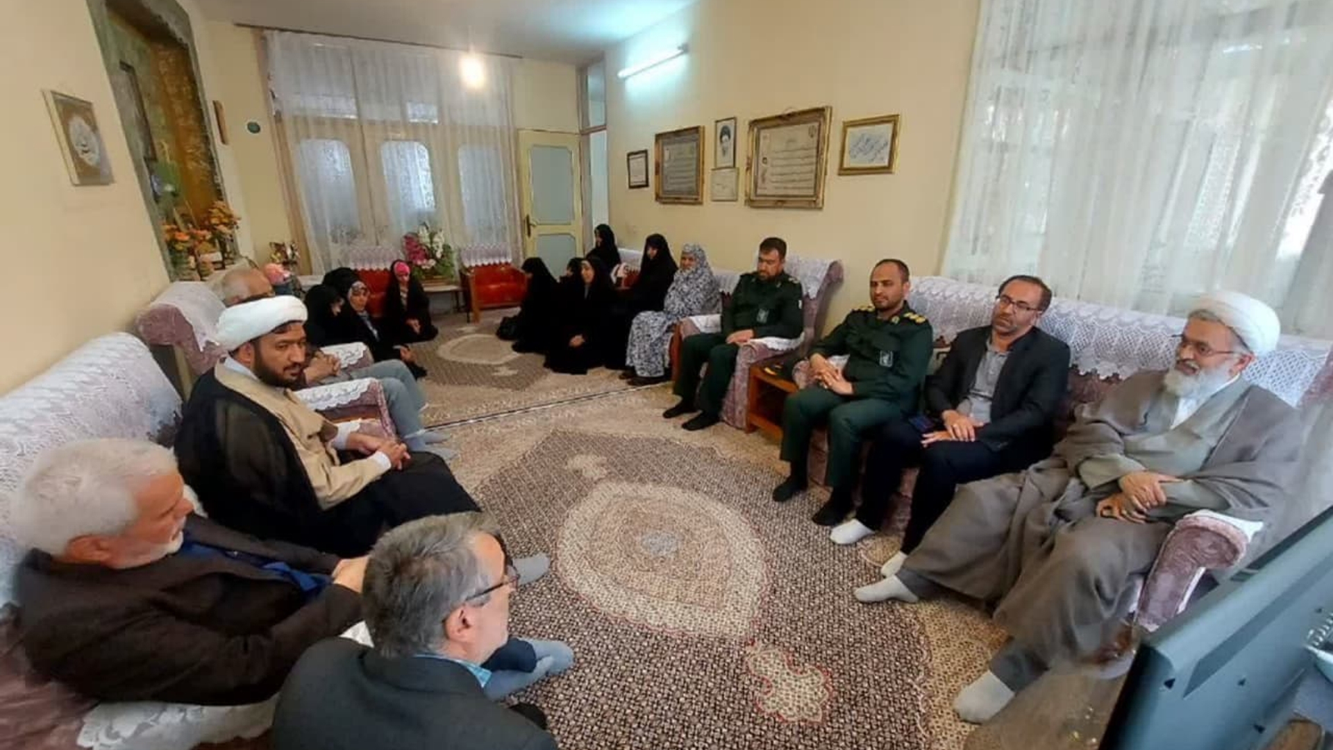 دیدار با خانواده شهیدان احمد و محمد کمالی مقدم