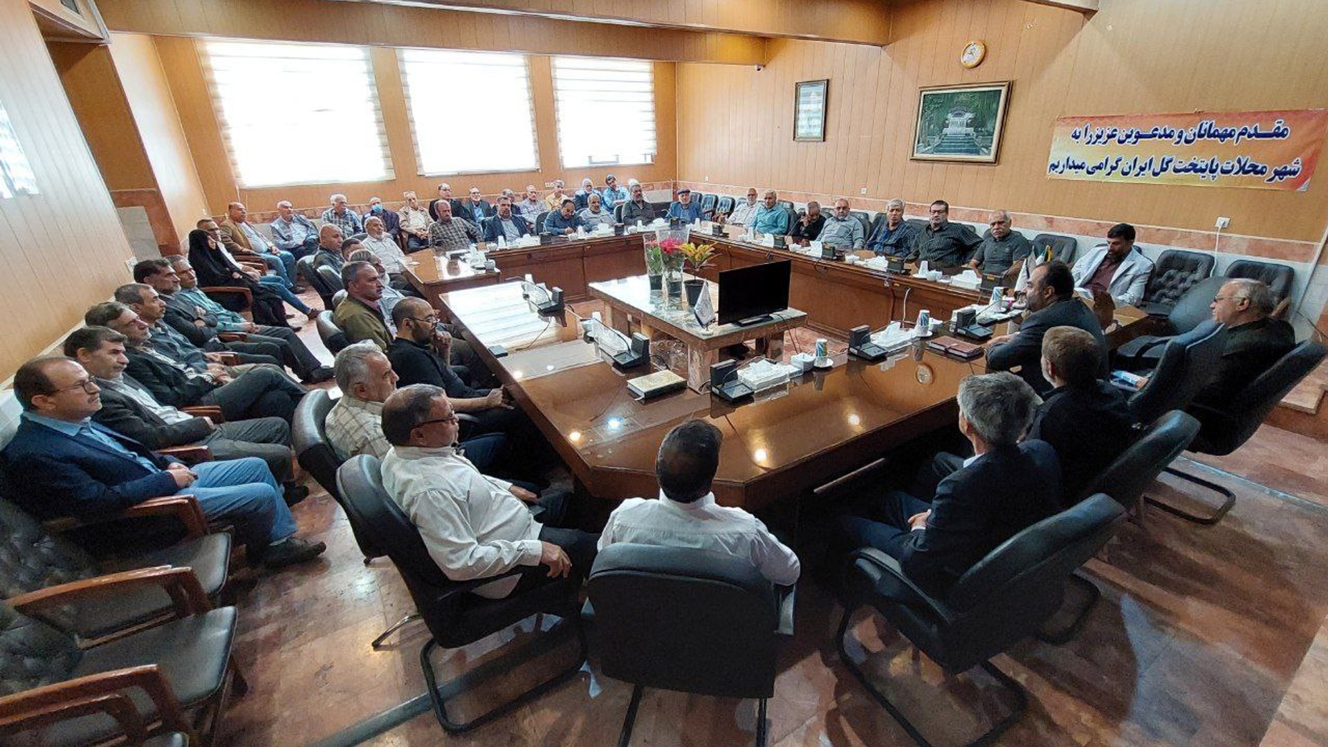 جلسه هم اندیشی سرپرست فرمانداری شهرستان محلات باجانبازان و آزادگان سرافراز برگزار شد.