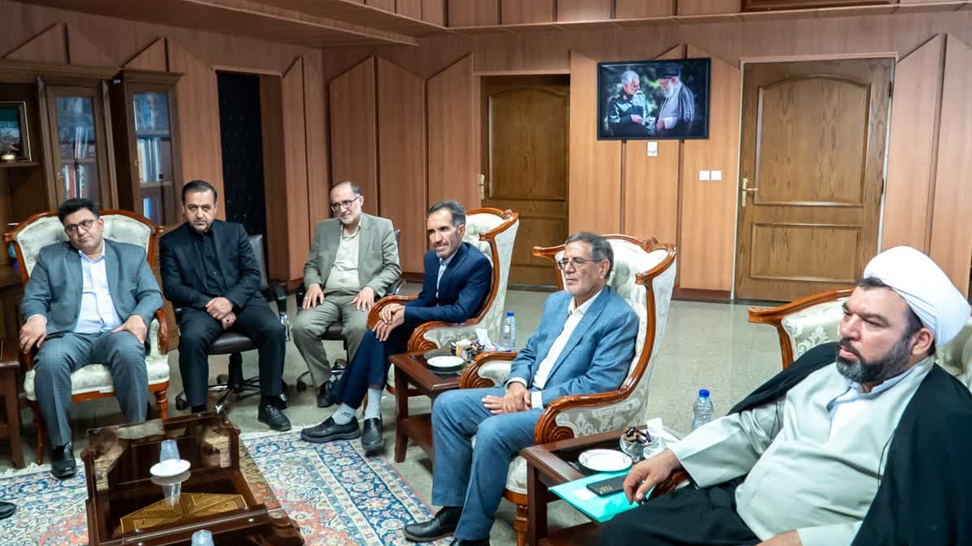 🔹نمایندگان منتخب مردم استان مرکزی در مجلس دوازدهم با دکتر مخلص‌الائمه، استاندار مرکزی و معاونین ایشان دیدار کردند.