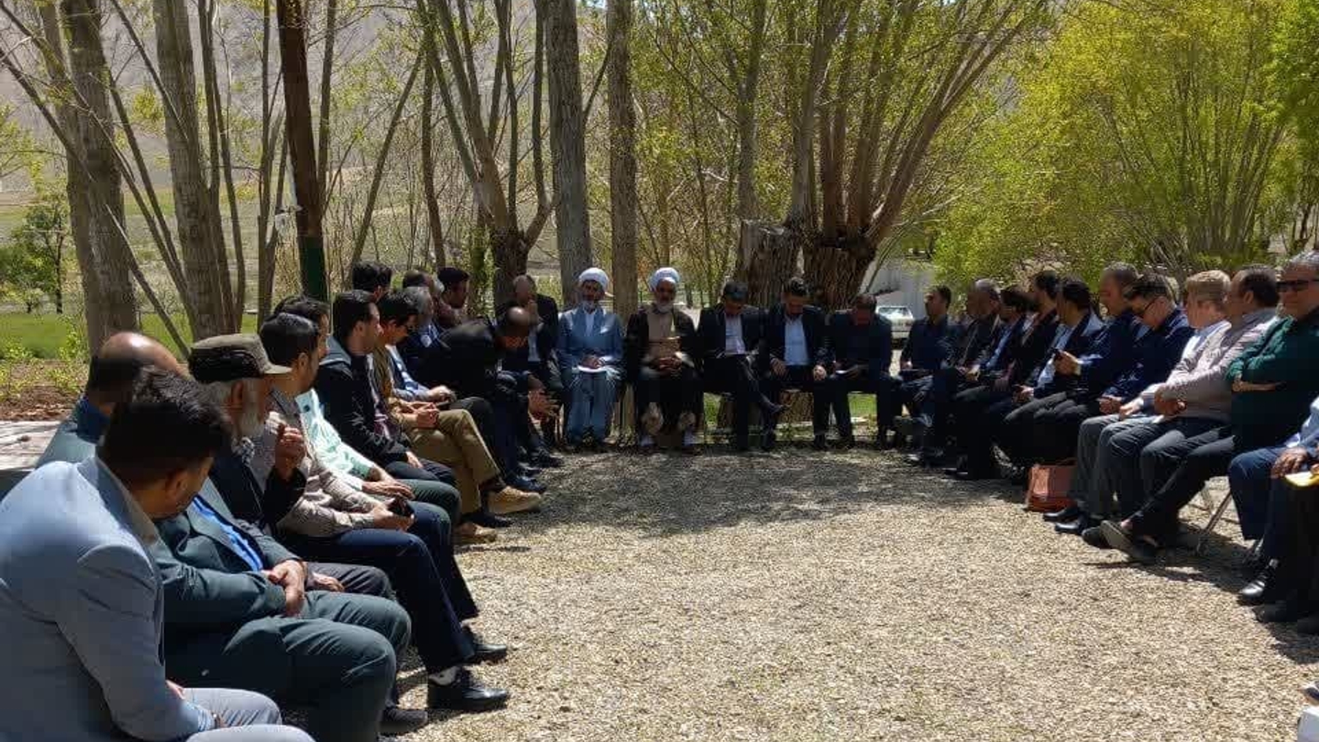 جلسه بررسی کشت بذر هیبریدی