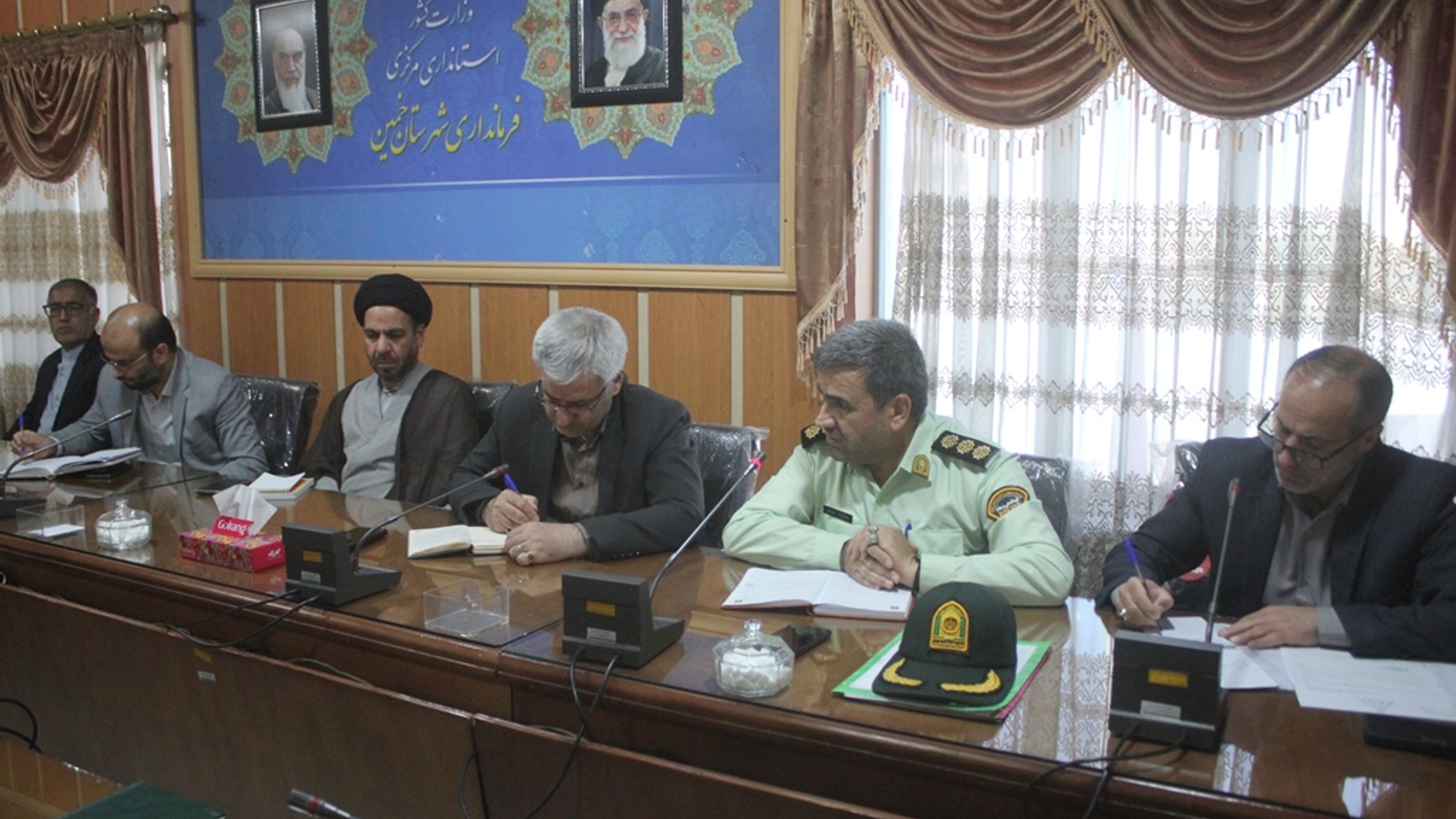 دومین جلسه قرارگاه عفاف و حجاب شهرستان خمین در سال 1403 برگزار شد