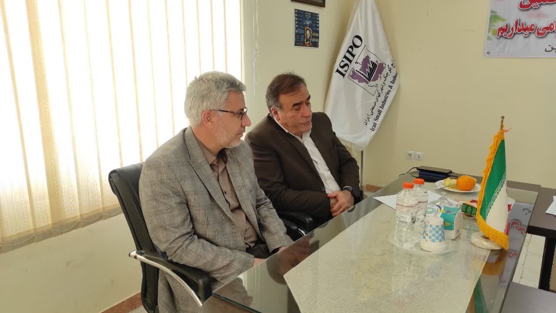 نشست بررسی مسائل و مشکلات واحدهای صنعتی شهرک صنعتی شهرستان خمین برگزار شد