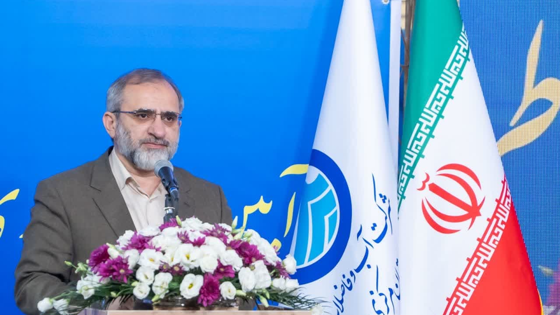 استاندار مرکزی: منابع مالی استان در خدمت طرح‌های حوزه‌ی آب و جهاد آبرسانی